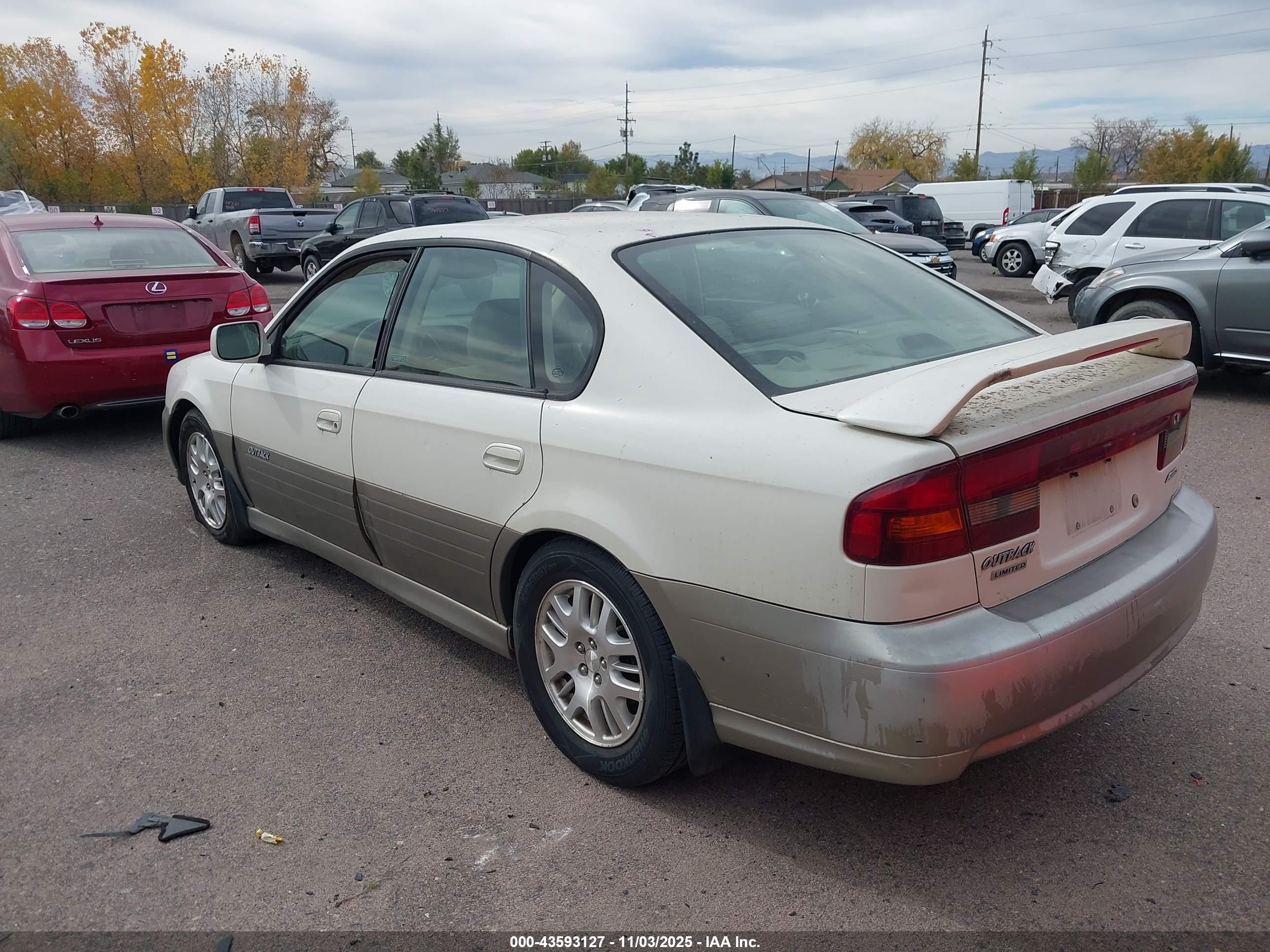 SUBARU OUTBACK image 3