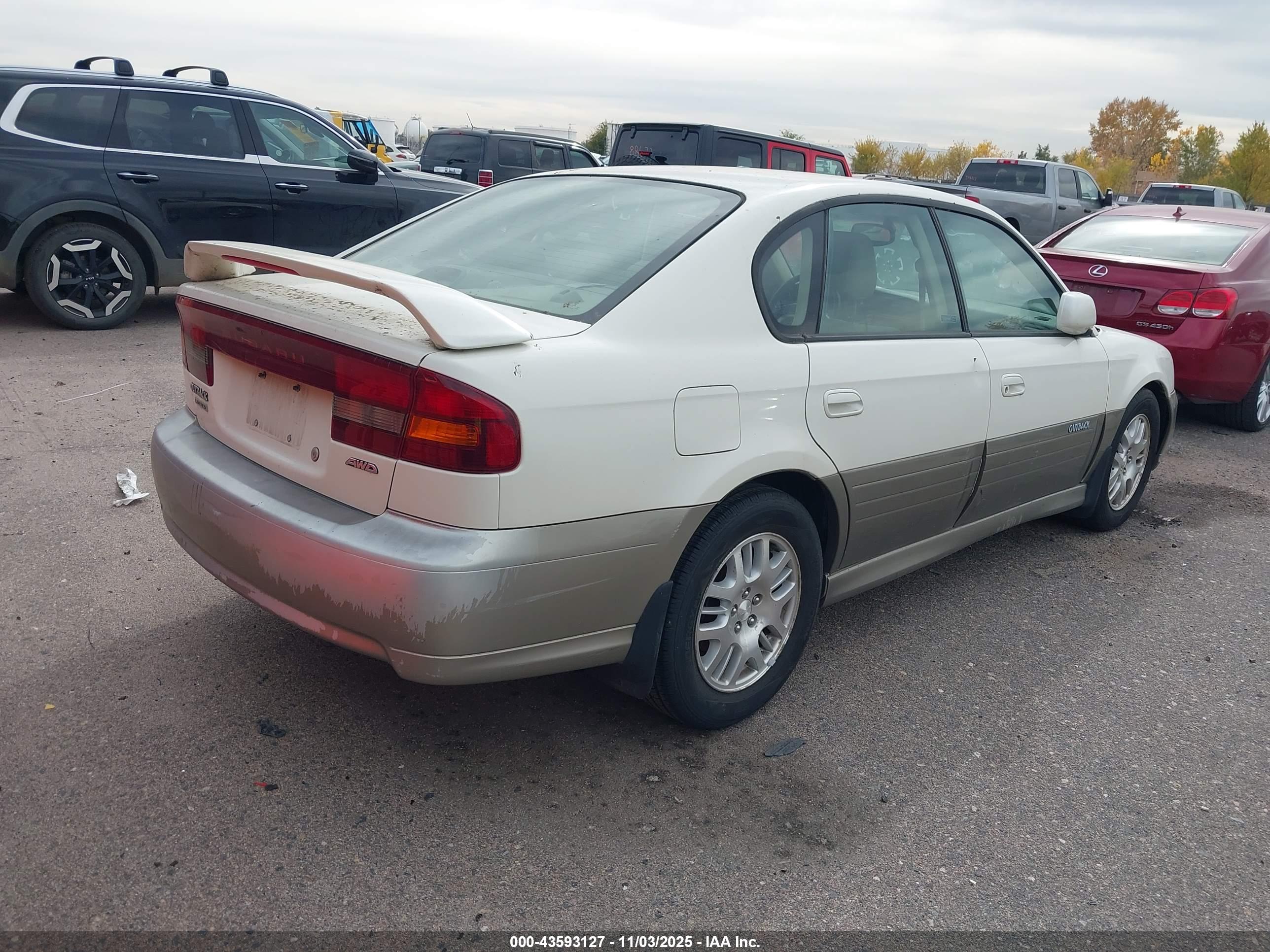 SUBARU OUTBACK image 4