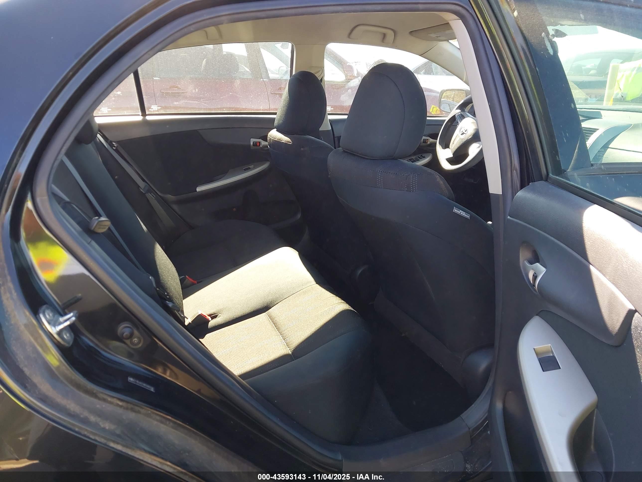 TOYOTA COROLLA image 8