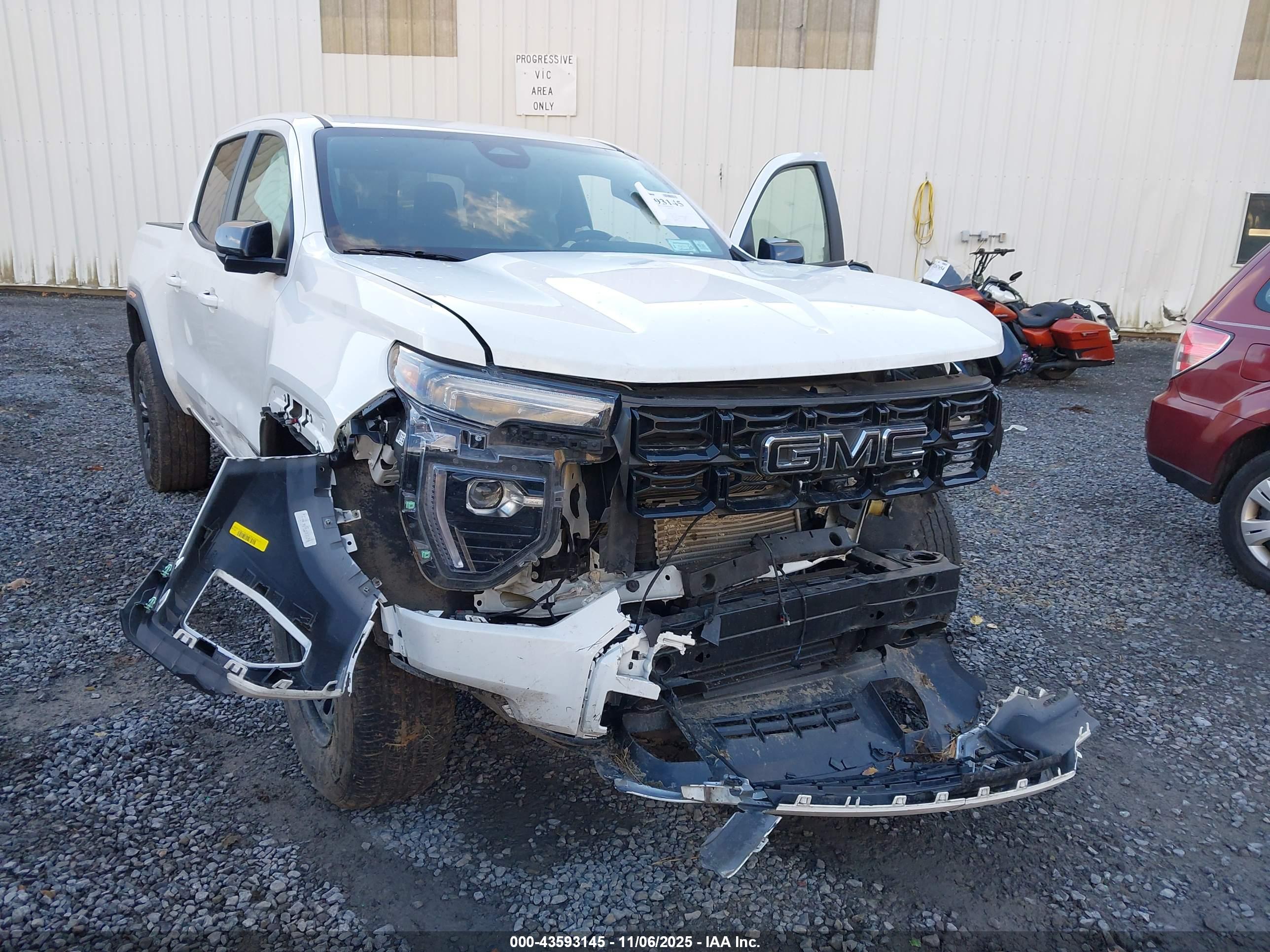 GMC CANYON image 6