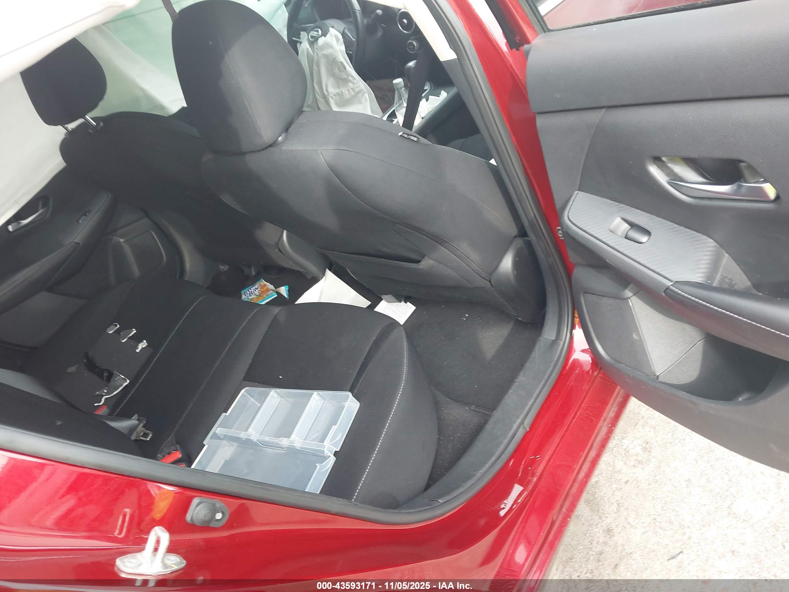 NISSAN SENTRA image 8