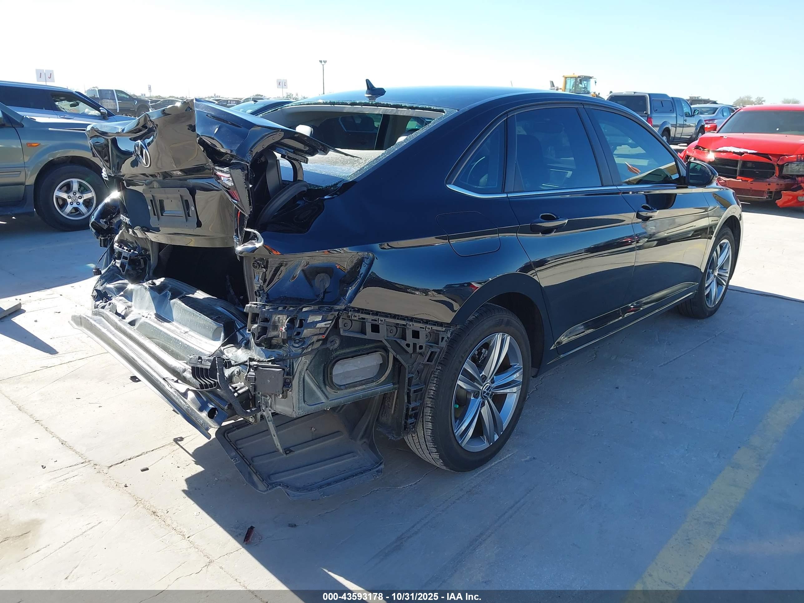 VOLKSWAGEN JETTA image 4