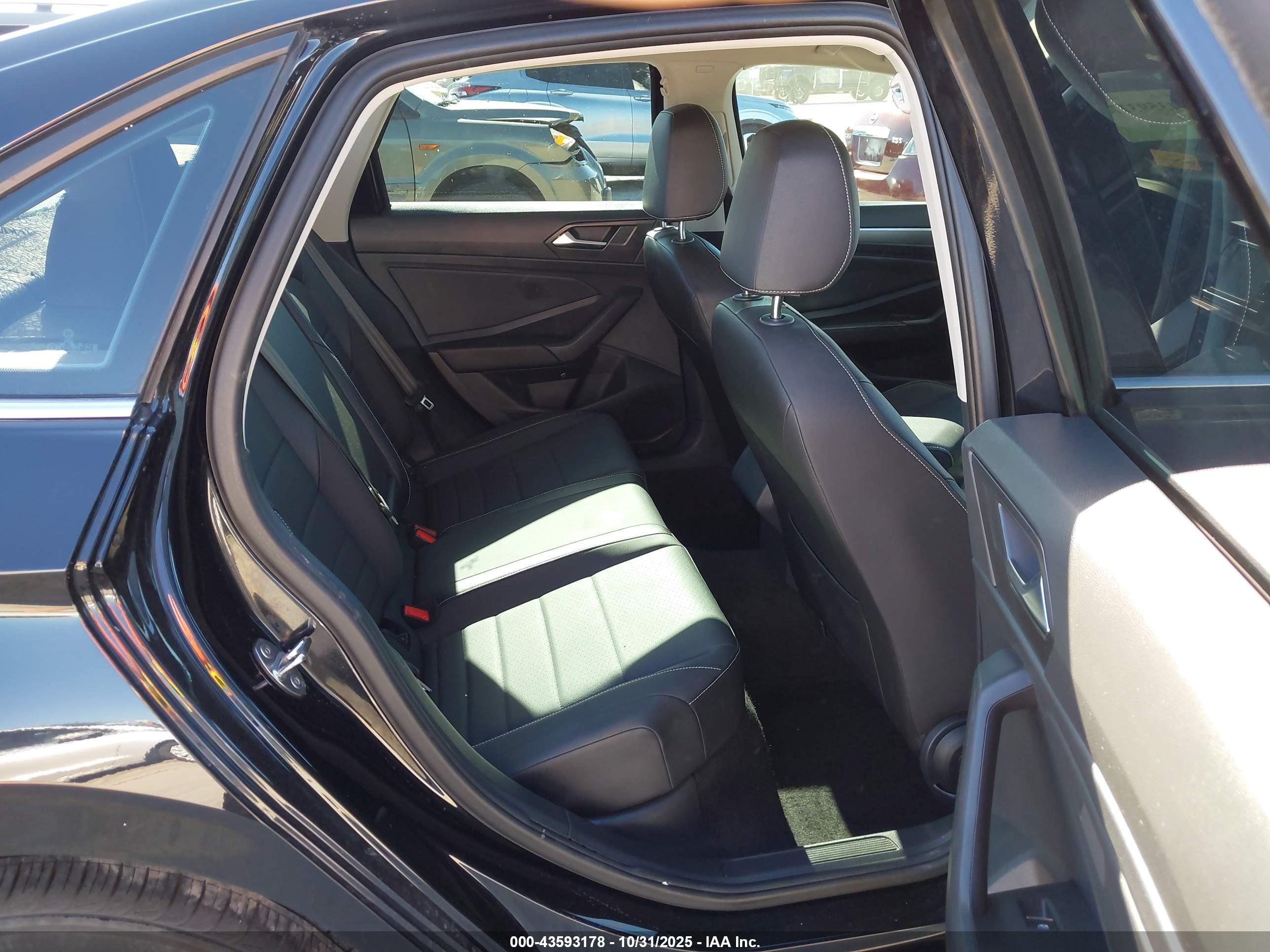 VOLKSWAGEN JETTA image 8