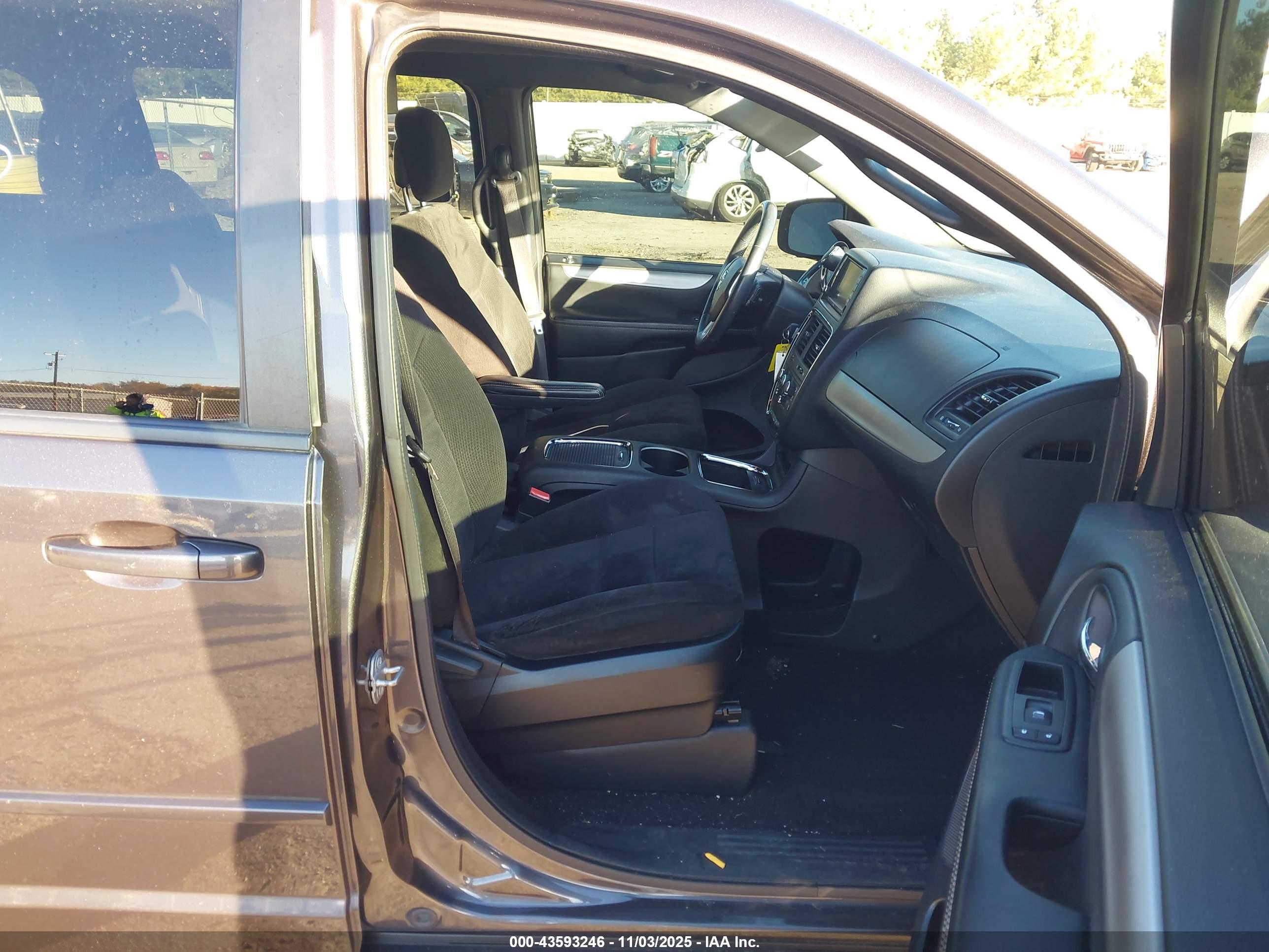 DODGE GRAND image 5