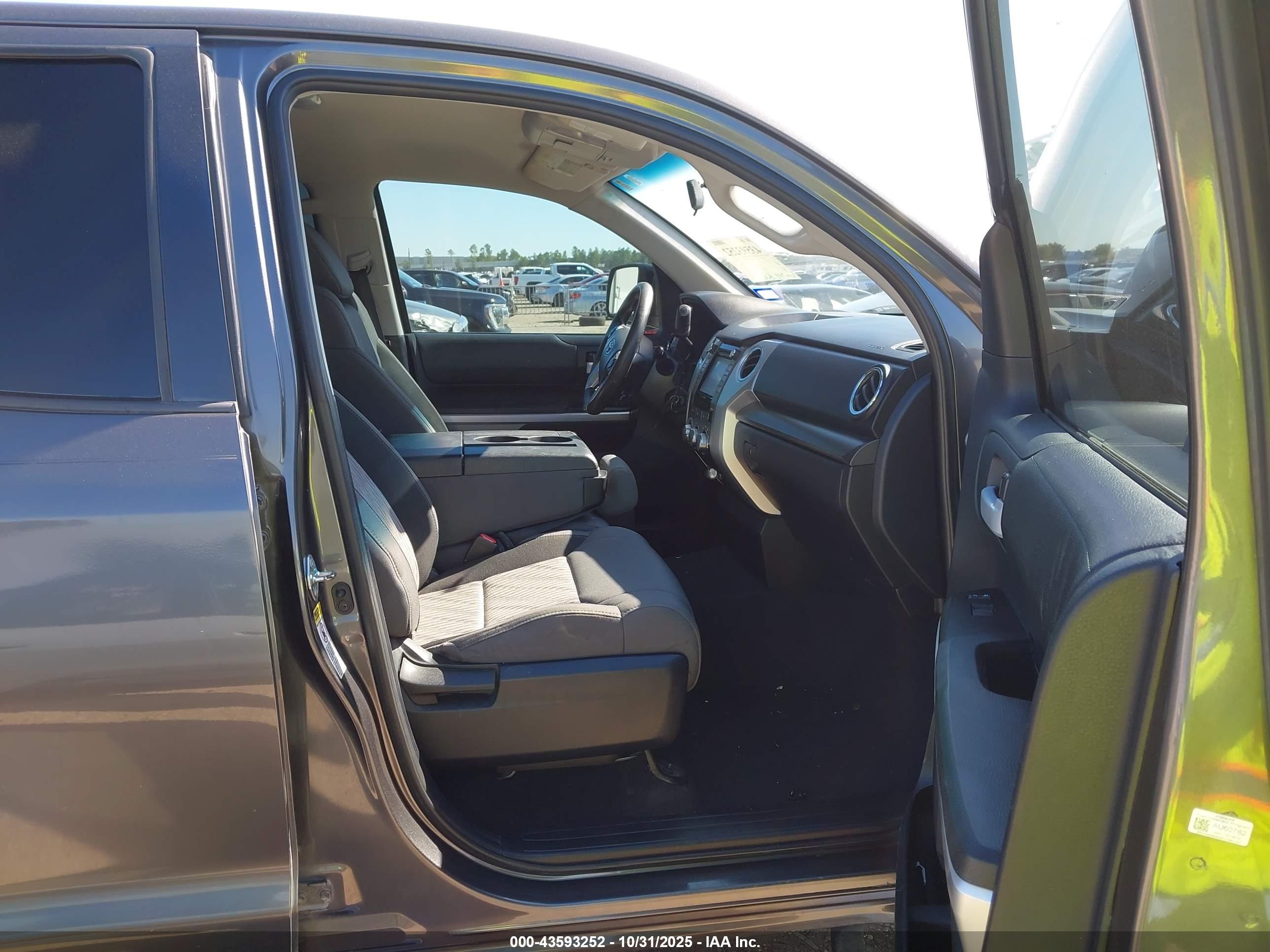 TOYOTA TUNDRA image 5
