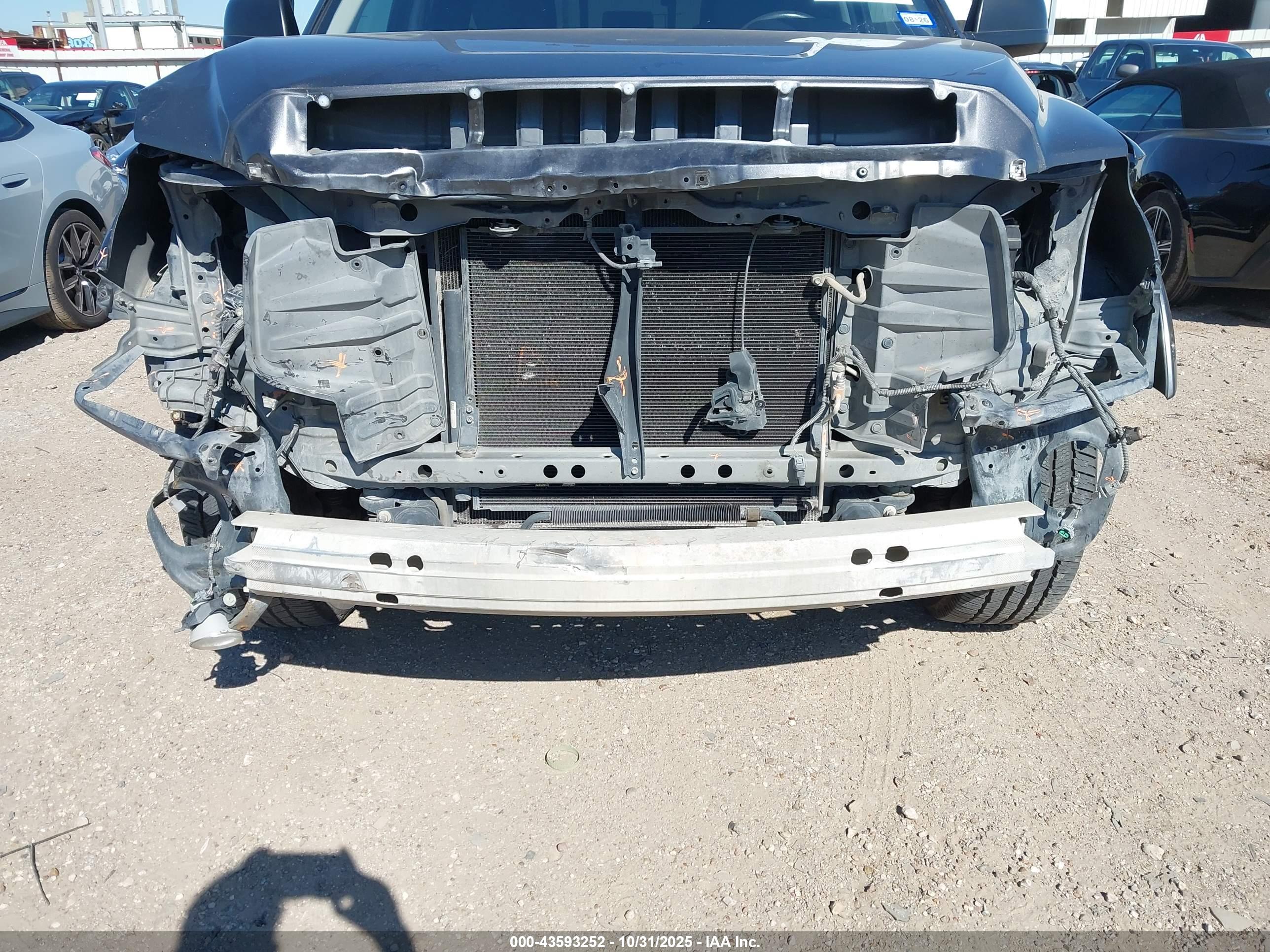 TOYOTA TUNDRA image 6