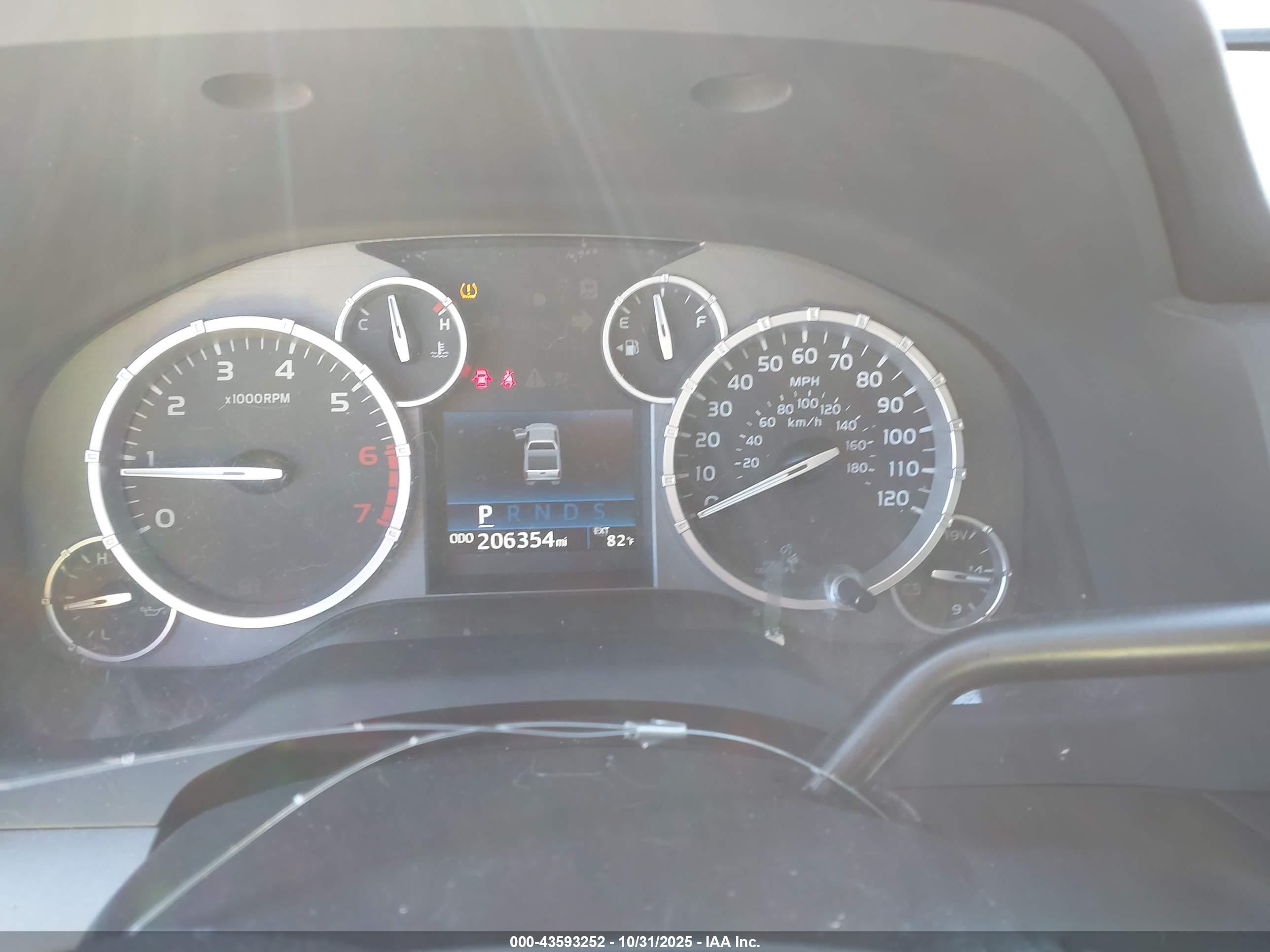 TOYOTA TUNDRA image 7