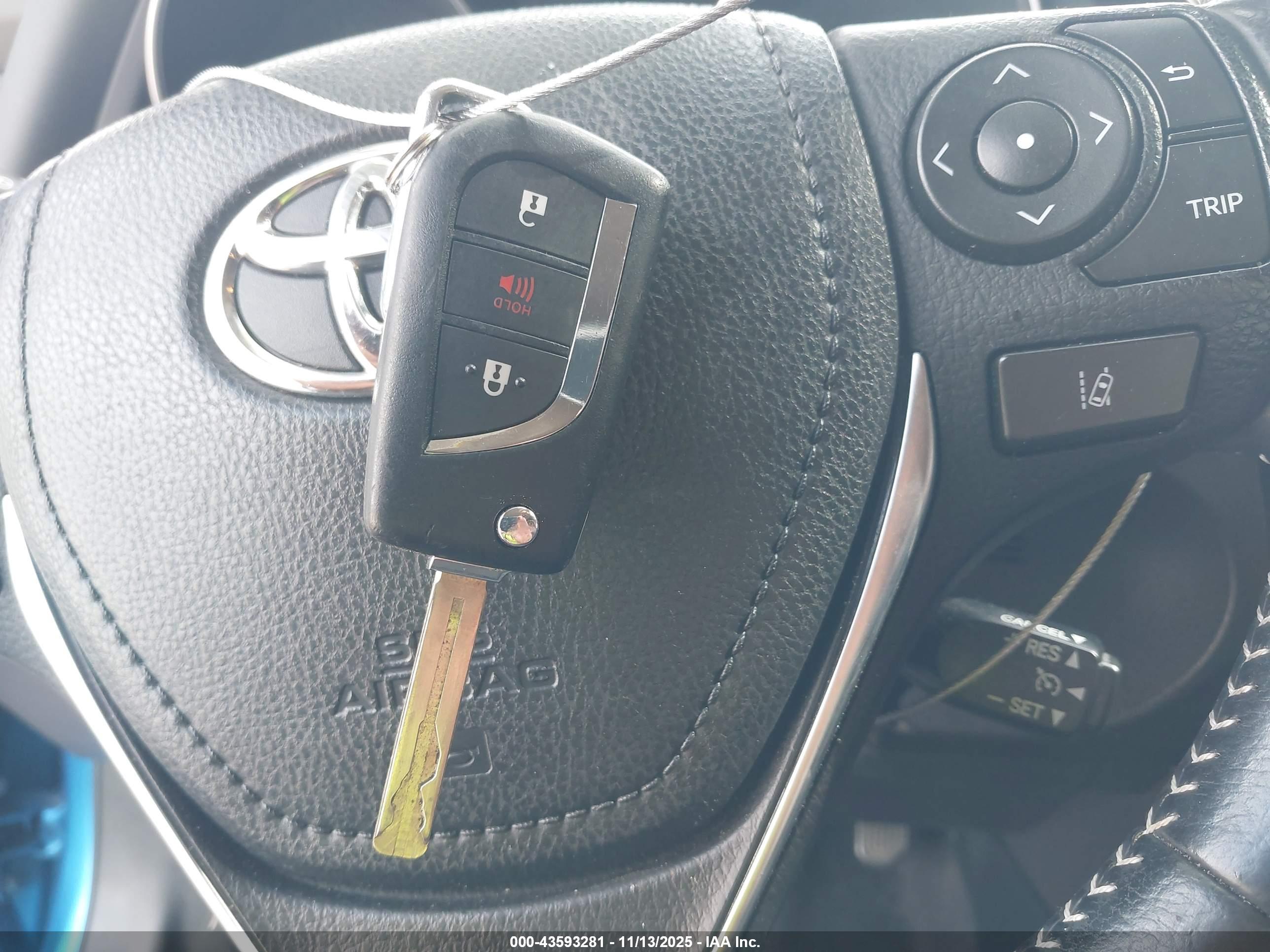 TOYOTA COROLLA image 11