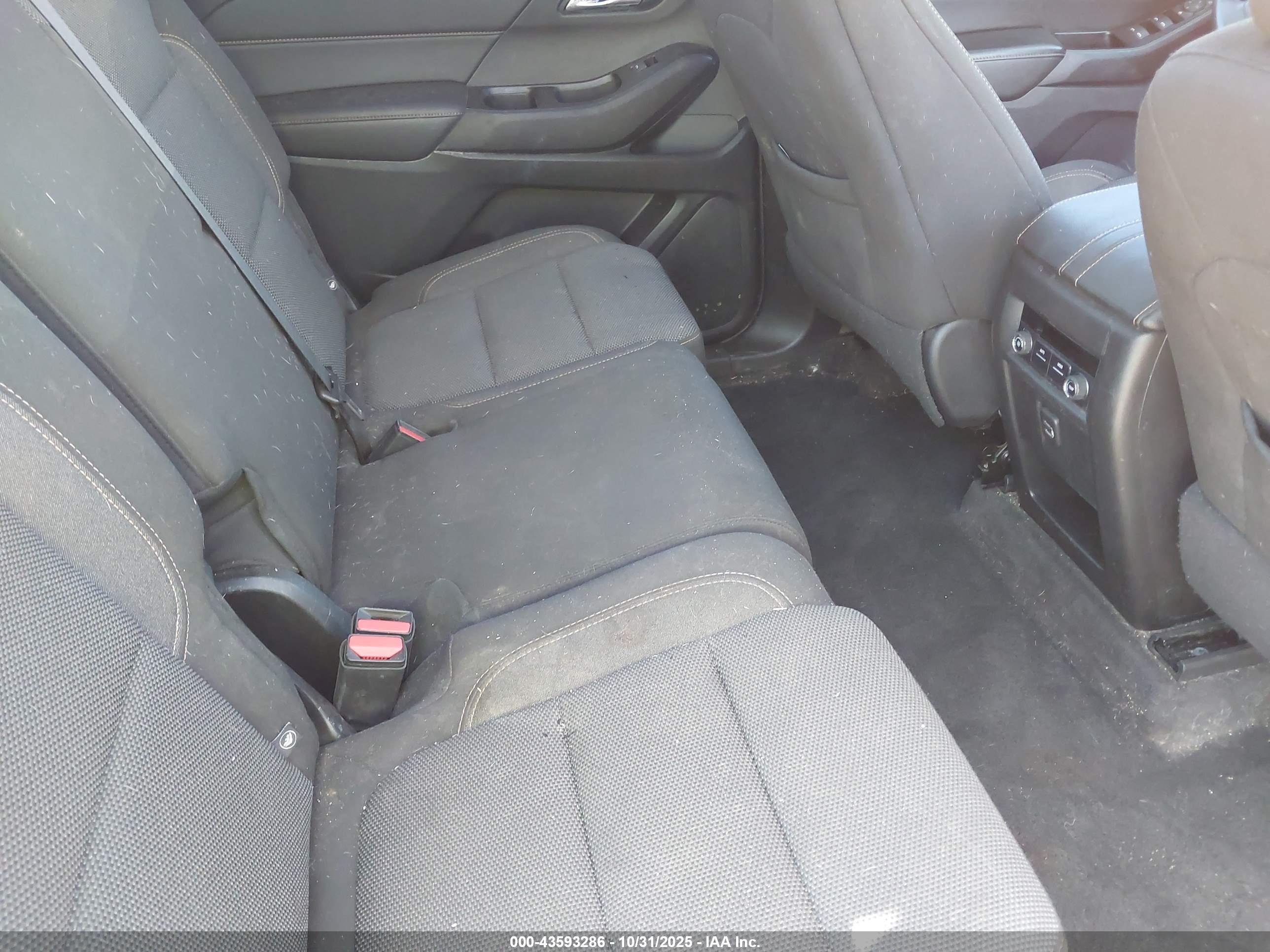 CHEVROLET TRAVERSE image 8