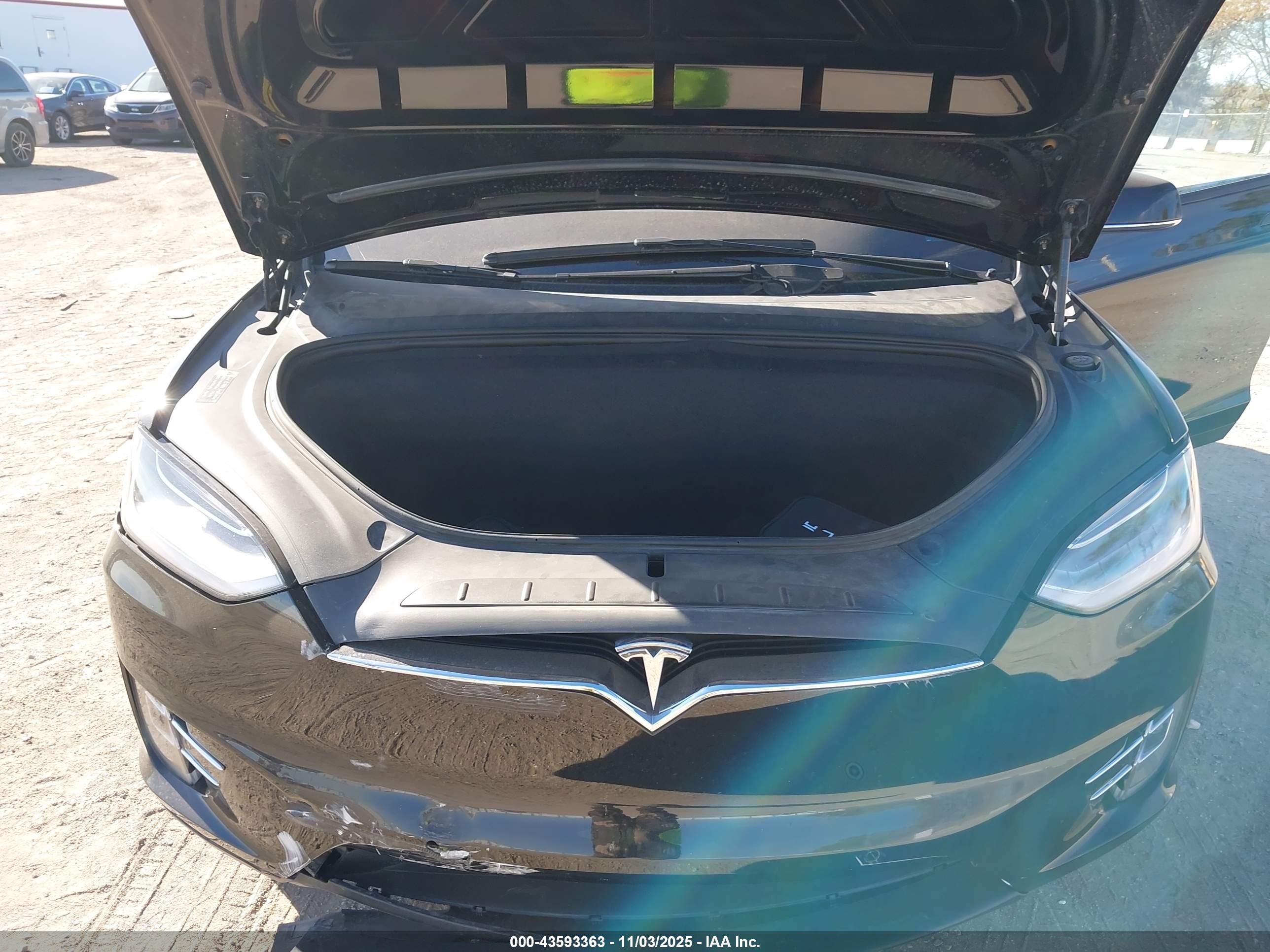 TESLA MODEL image 10