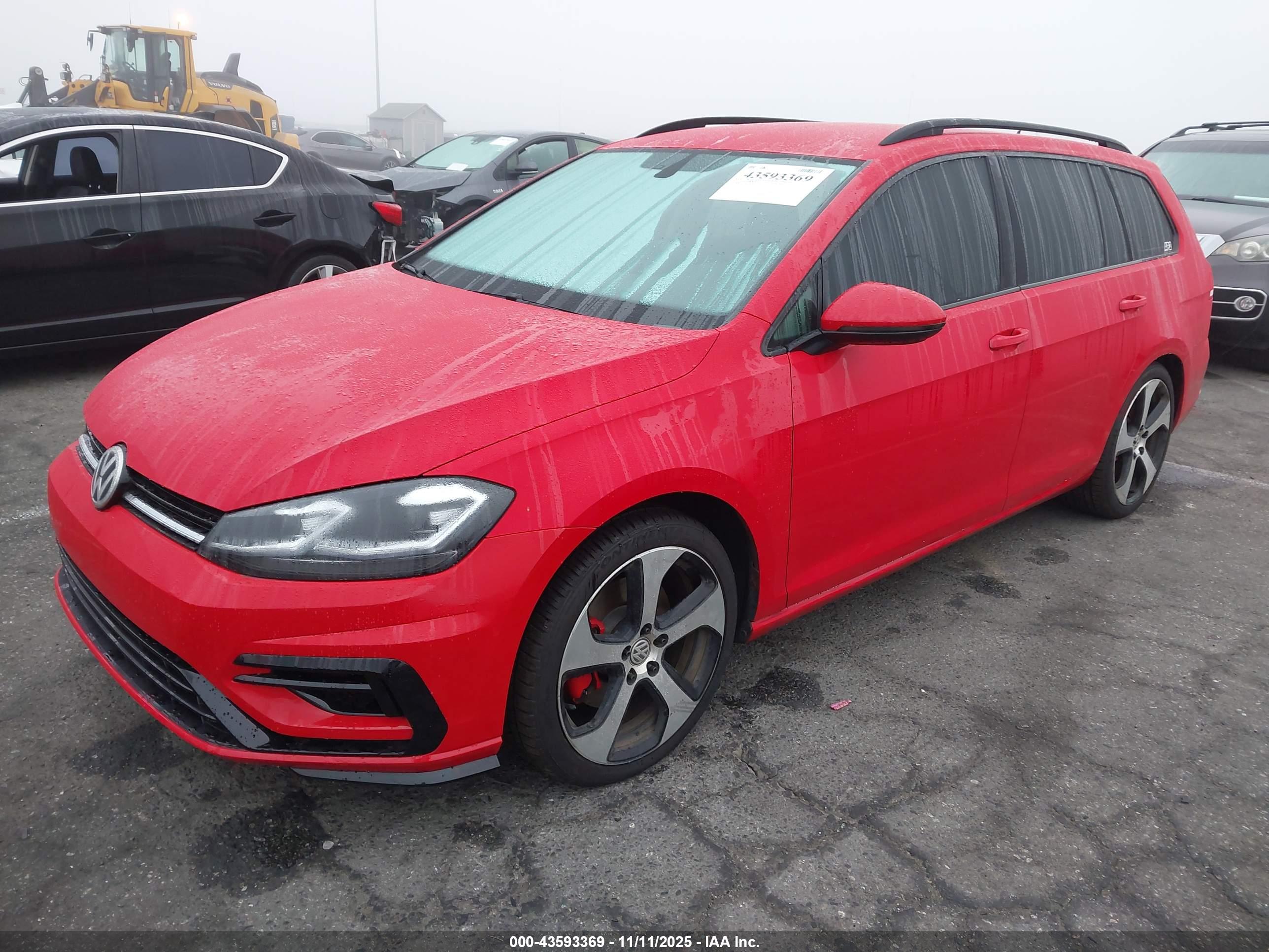 VOLKSWAGEN GOLF image 2