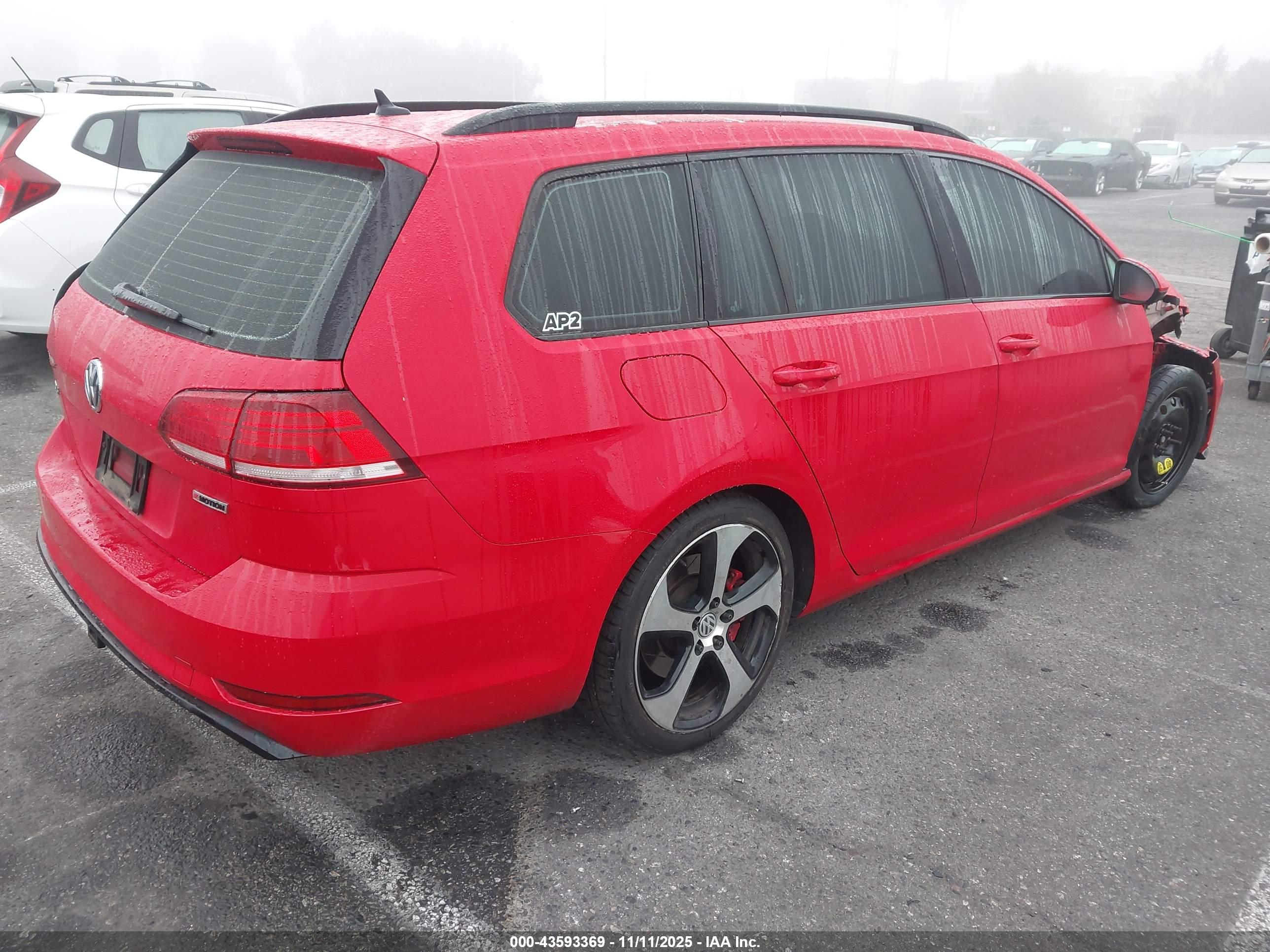 VOLKSWAGEN GOLF image 4