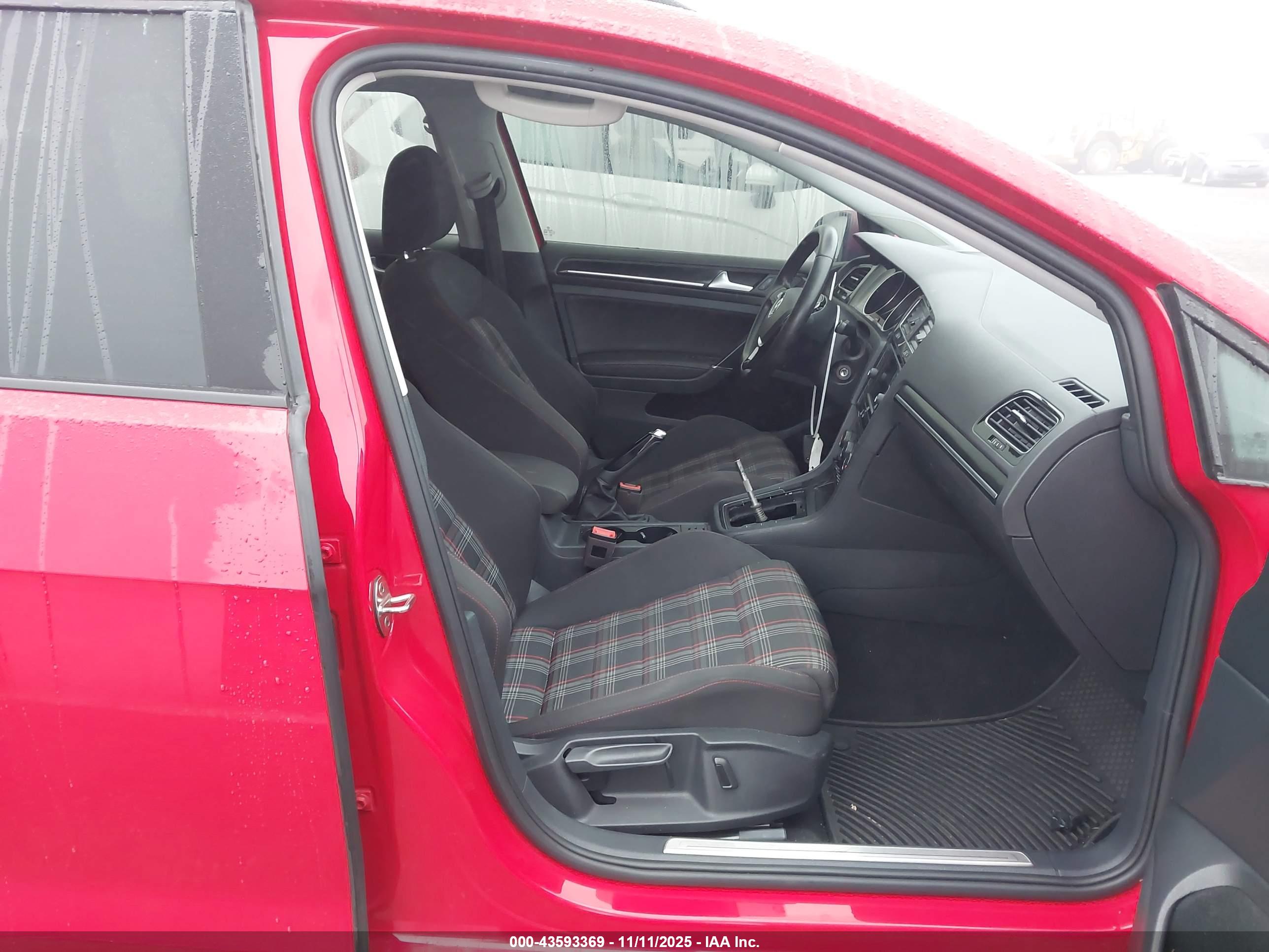 VOLKSWAGEN GOLF image 5