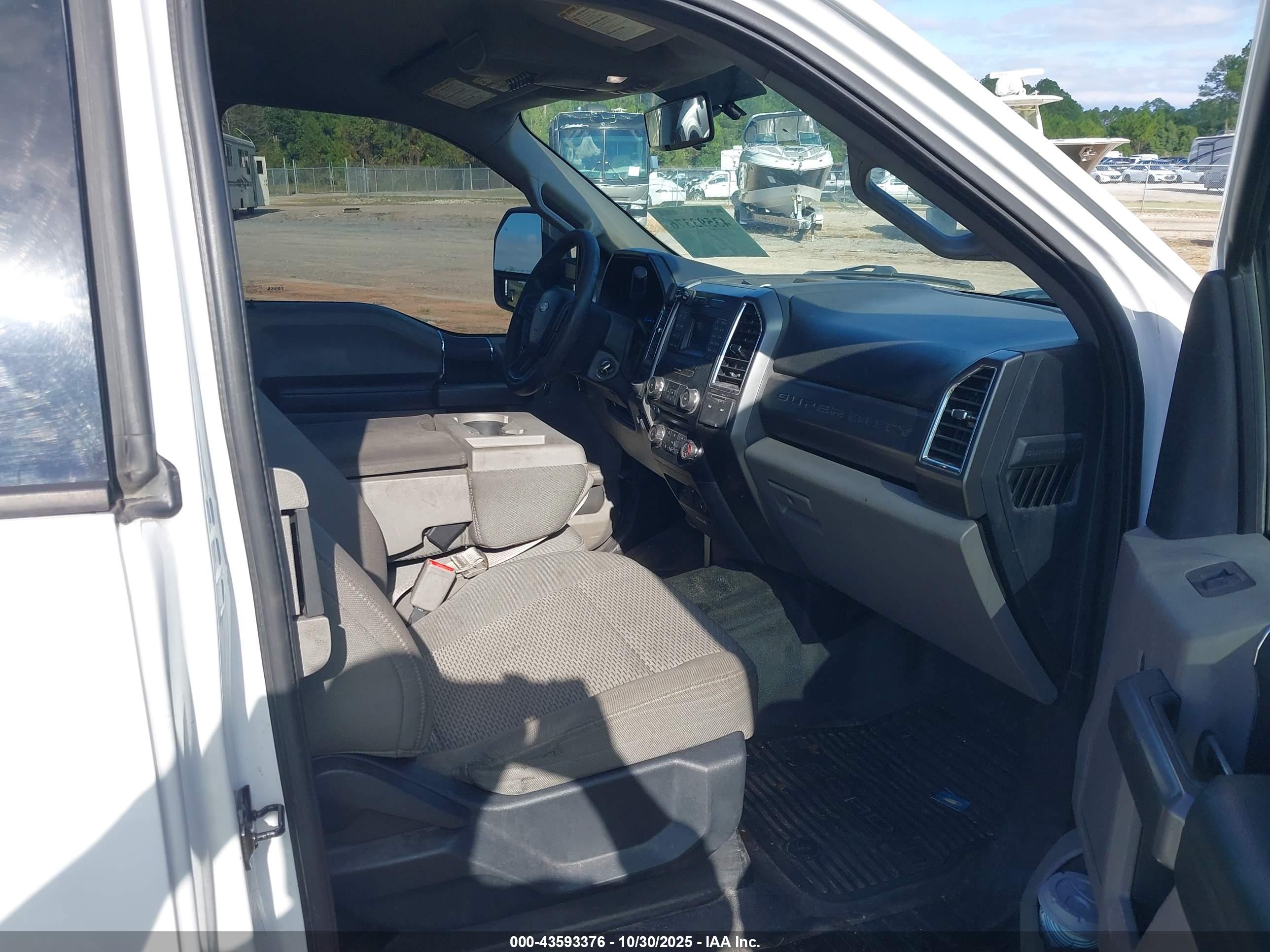 FORD F-450 image 7