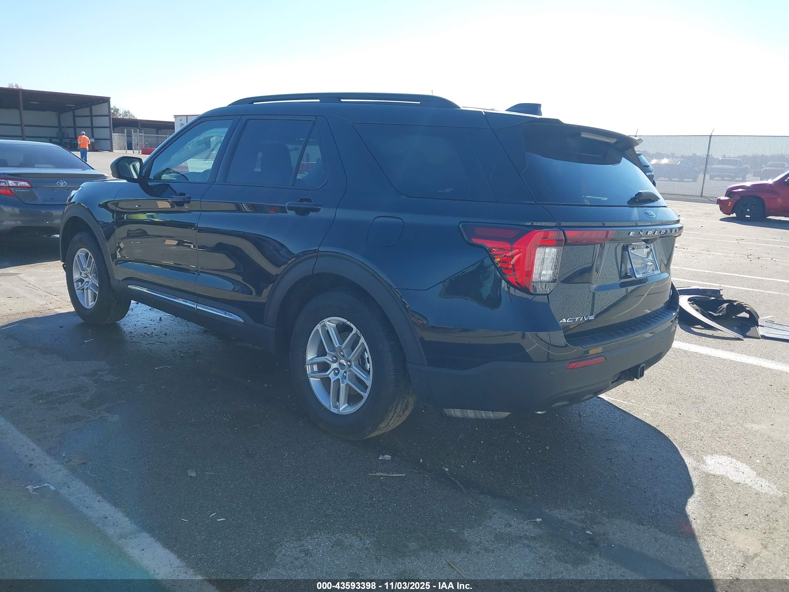 FORD EXPLORER image 3