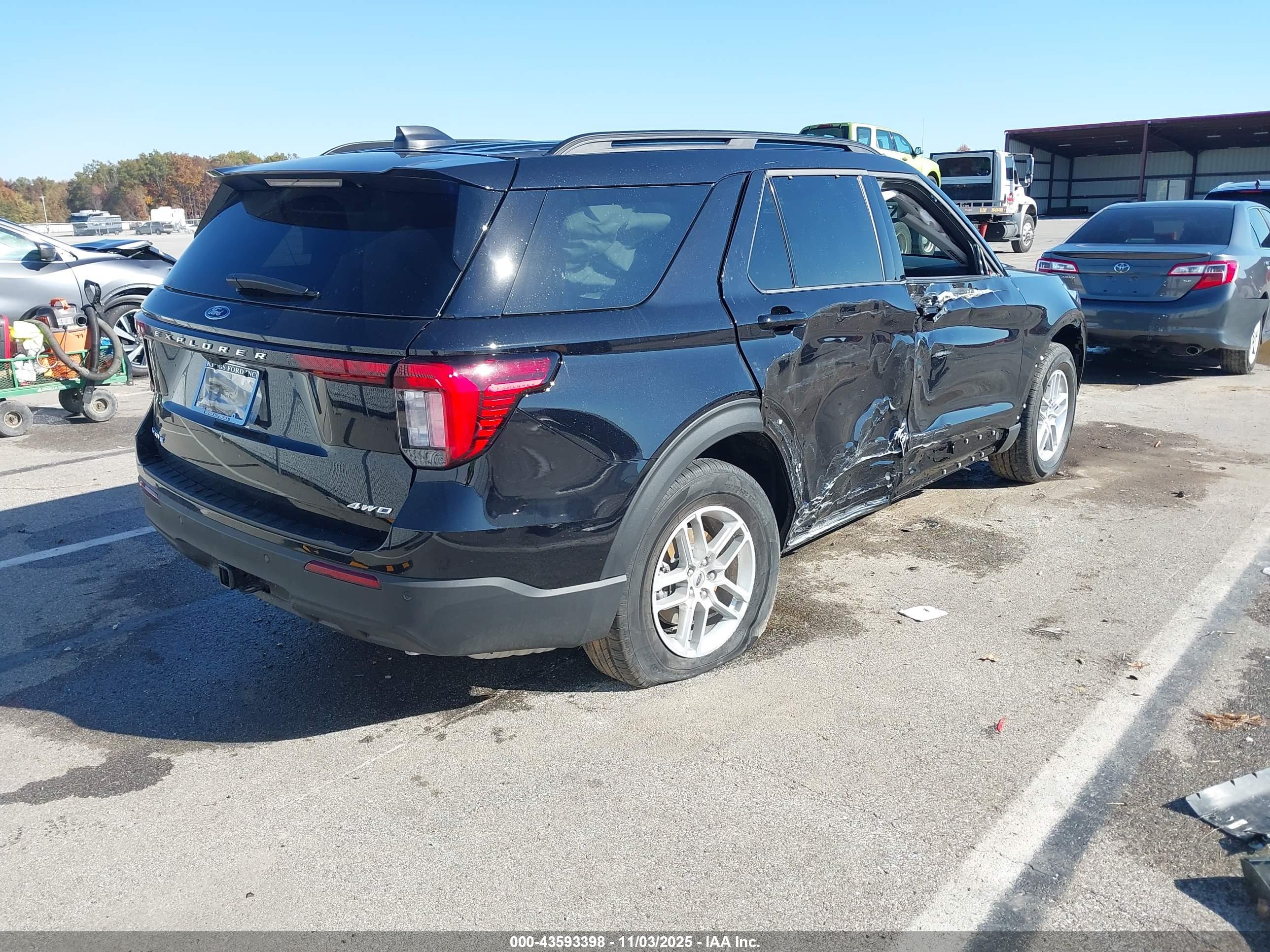 FORD EXPLORER image 4