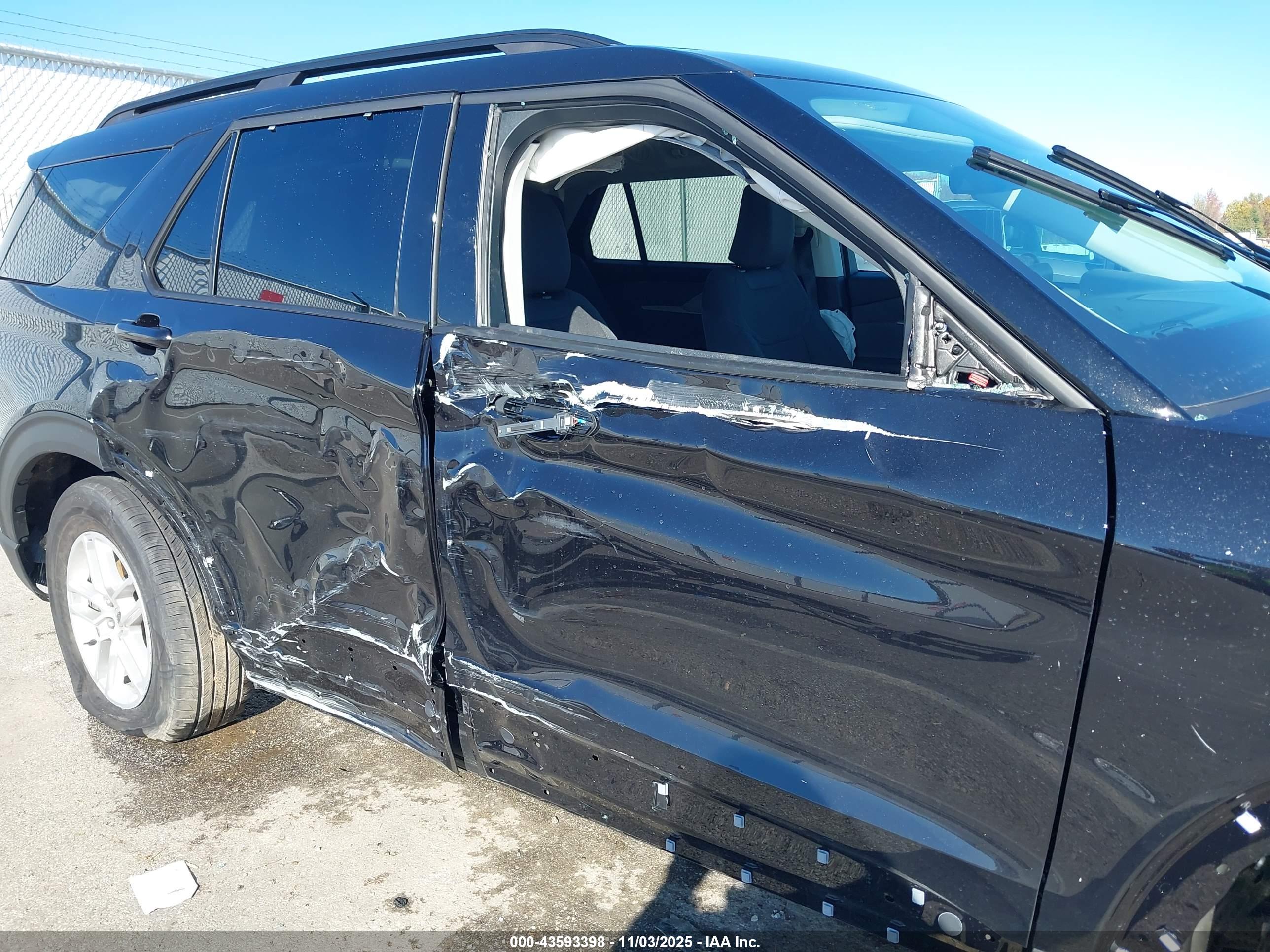 FORD EXPLORER image 6