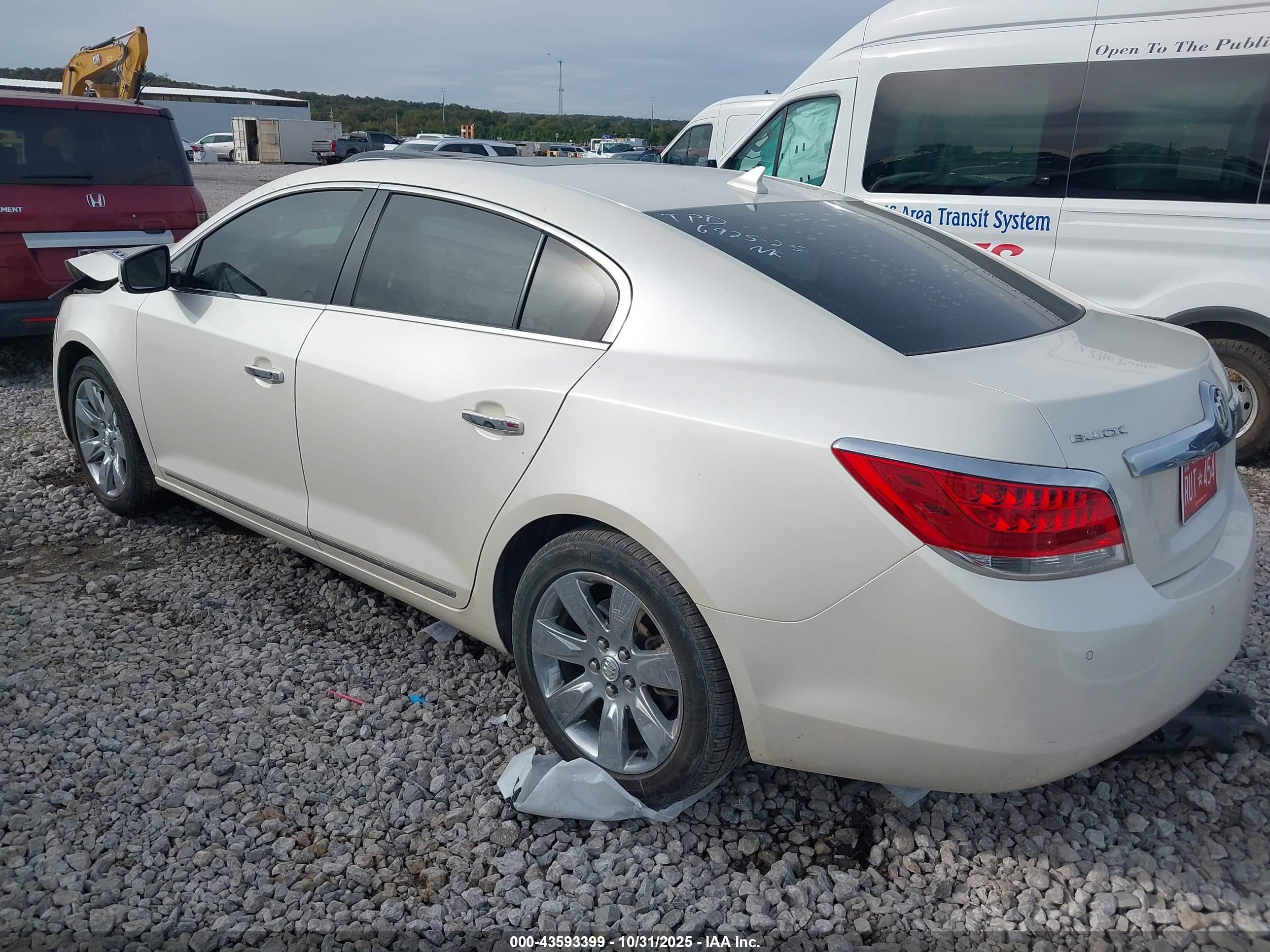 BUICK LACROSSE image 3
