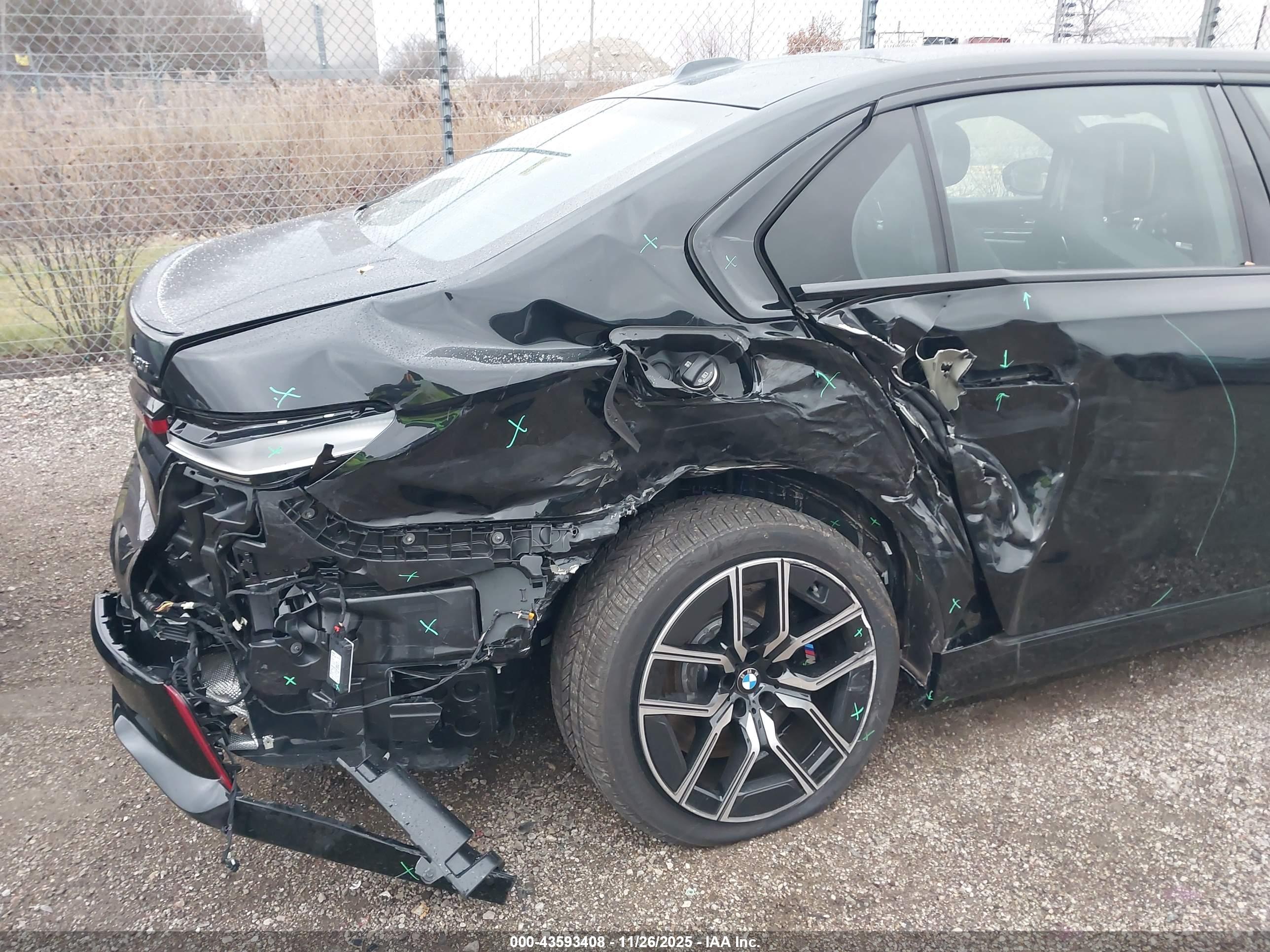 BMW 760I image 6