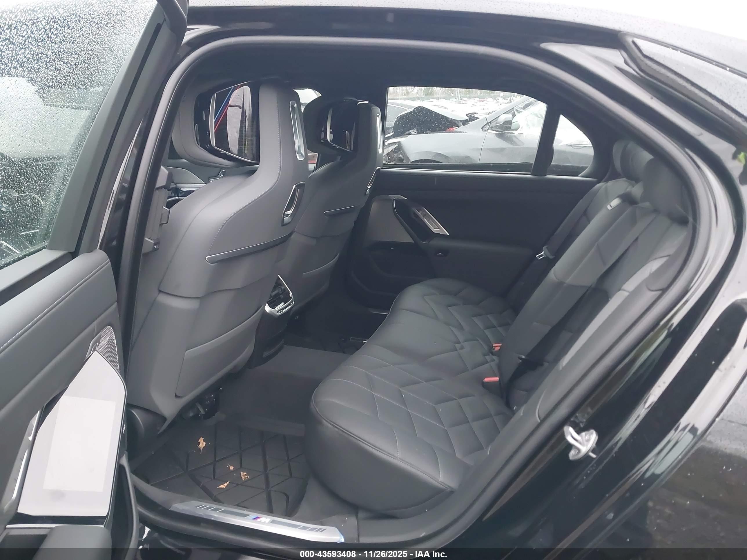 BMW 760I image 8