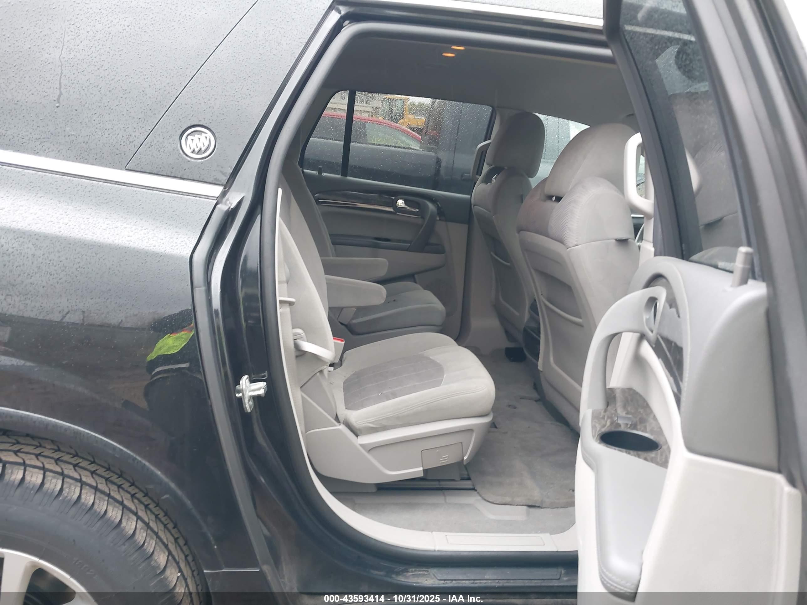 BUICK ENCLAVE image 8