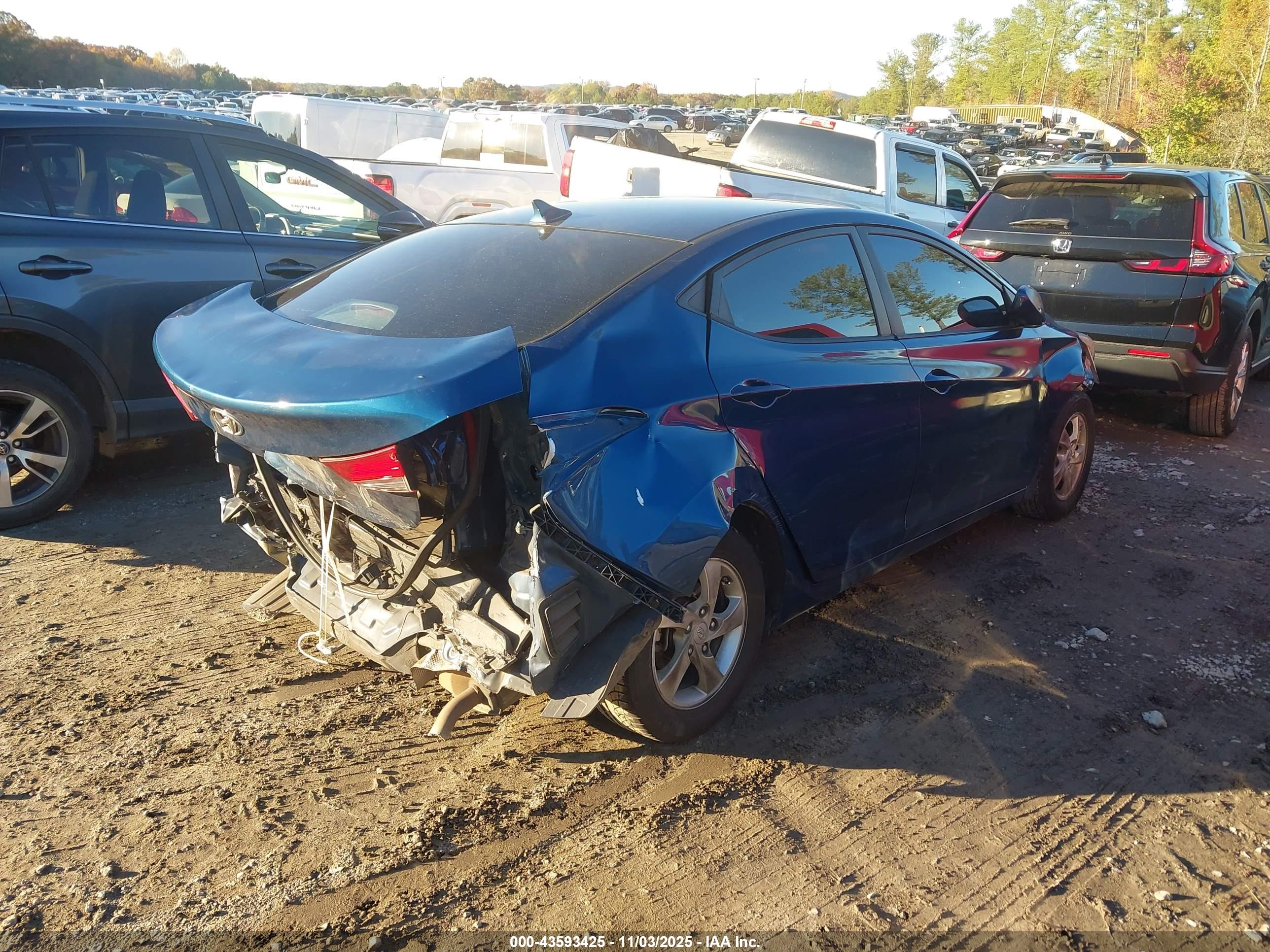 HYUNDAI ELANTRA image 4