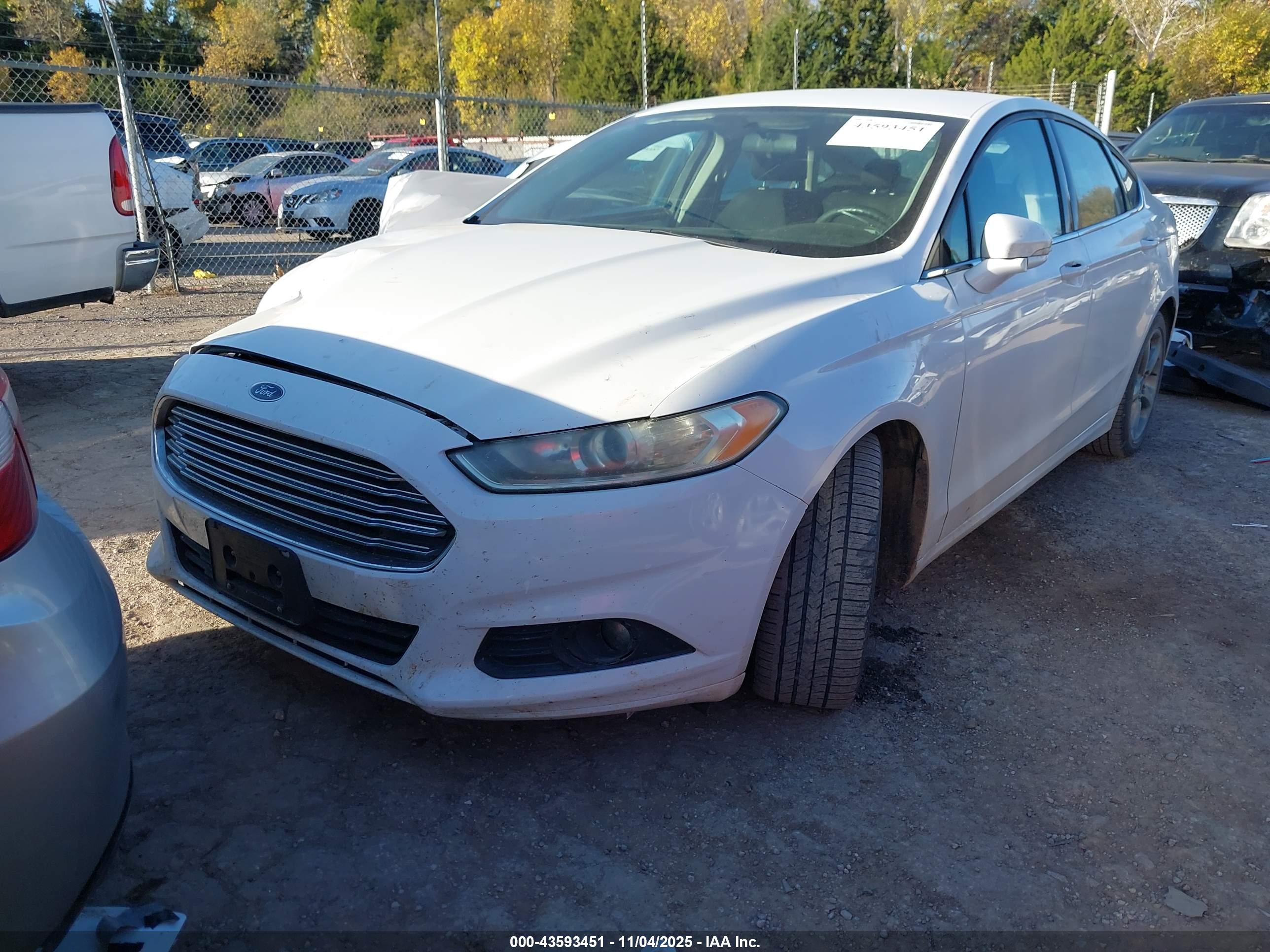 FORD FUSION image 2