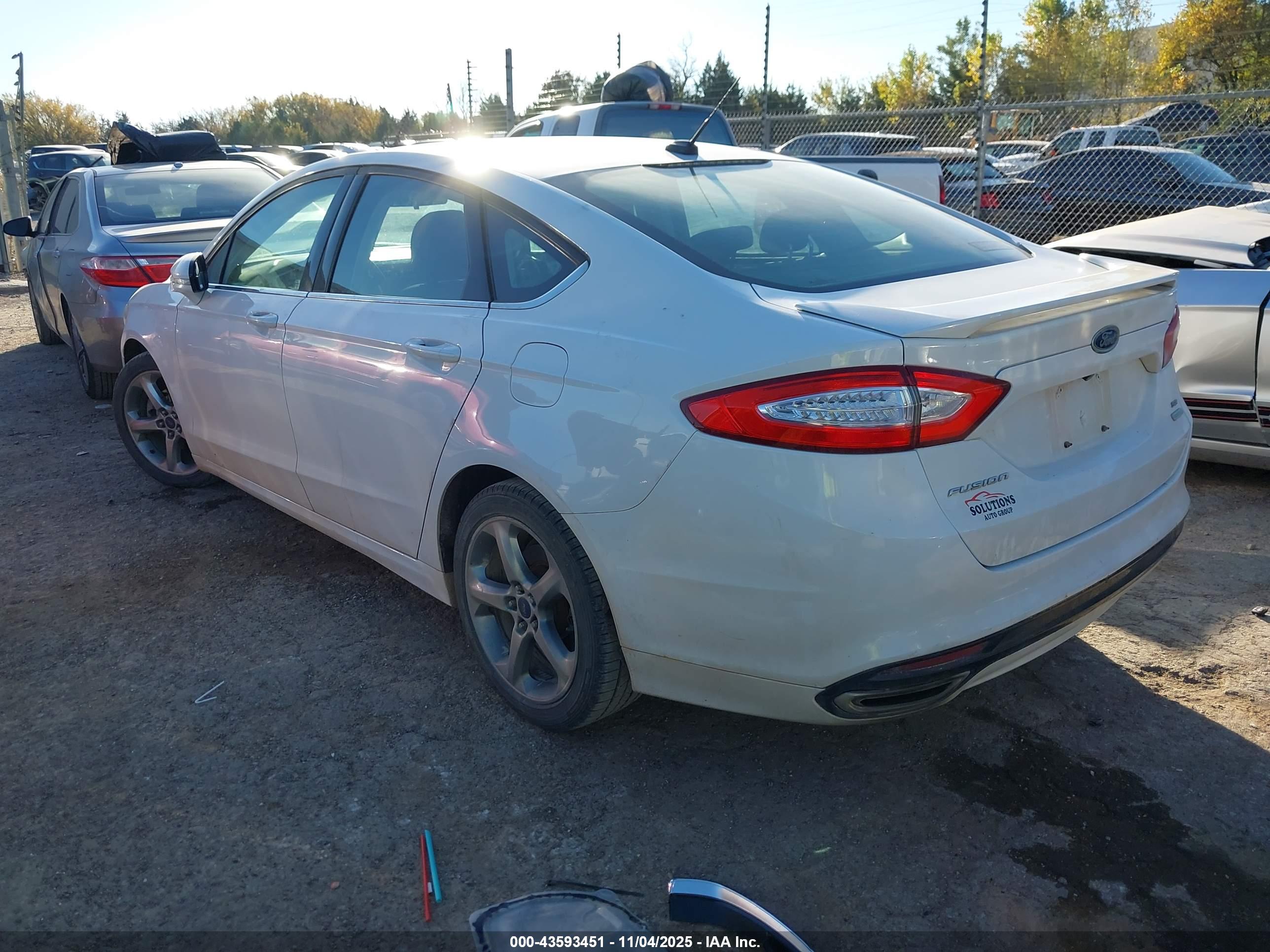 FORD FUSION image 3