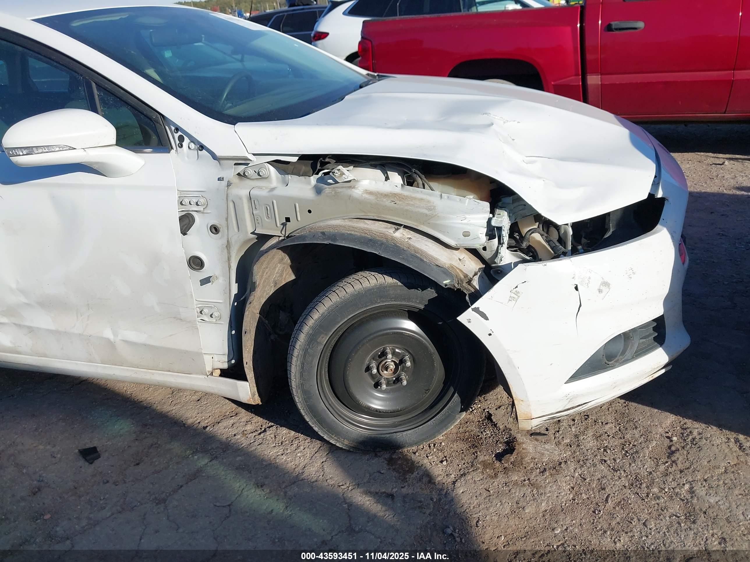 FORD FUSION image 6