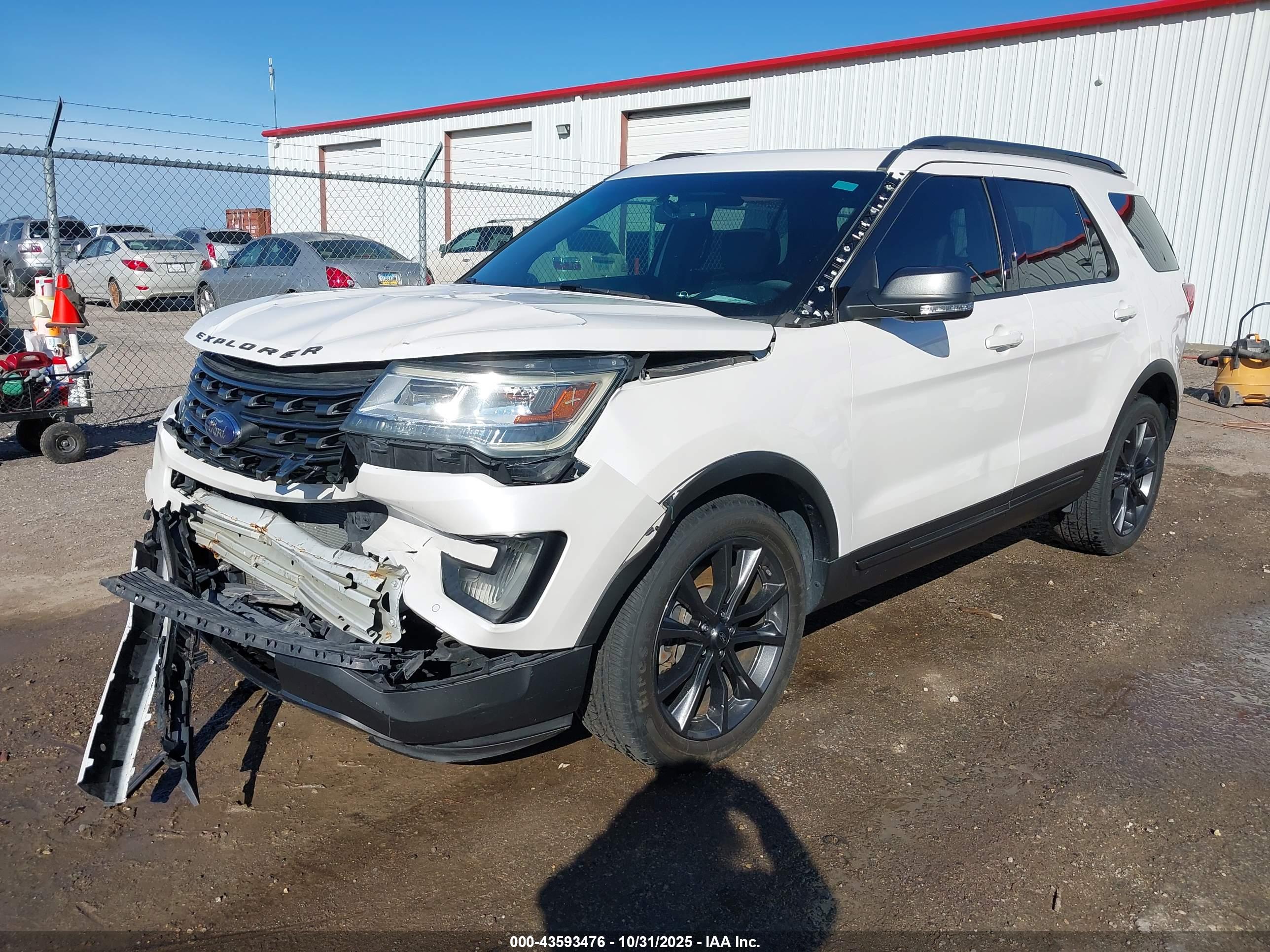 FORD EXPLORER image 2