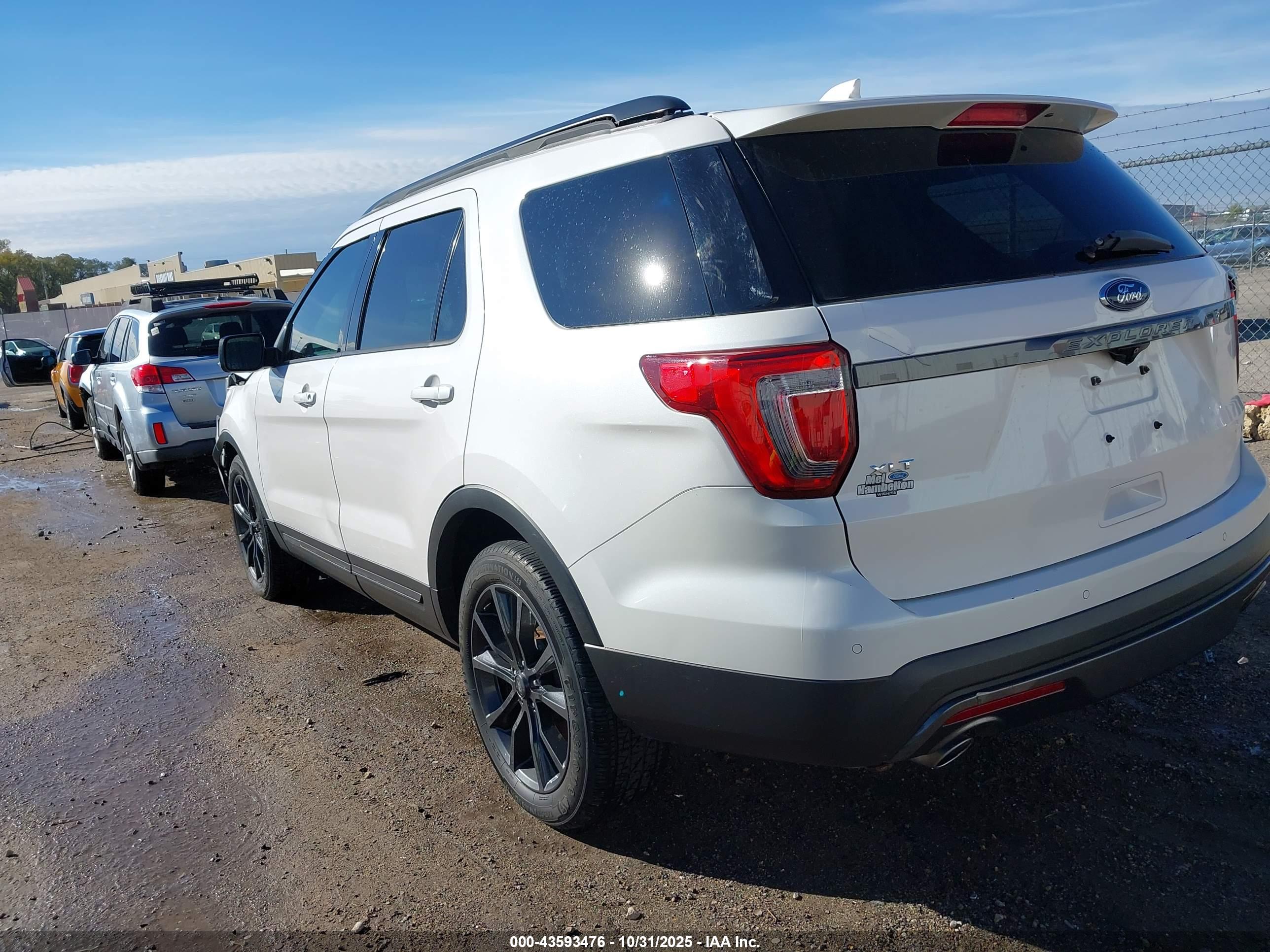 FORD EXPLORER image 3