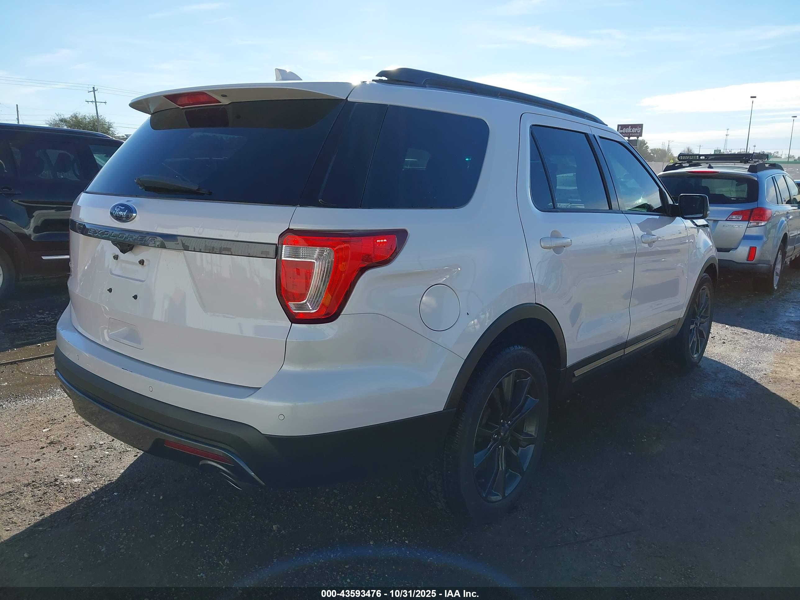 FORD EXPLORER image 4