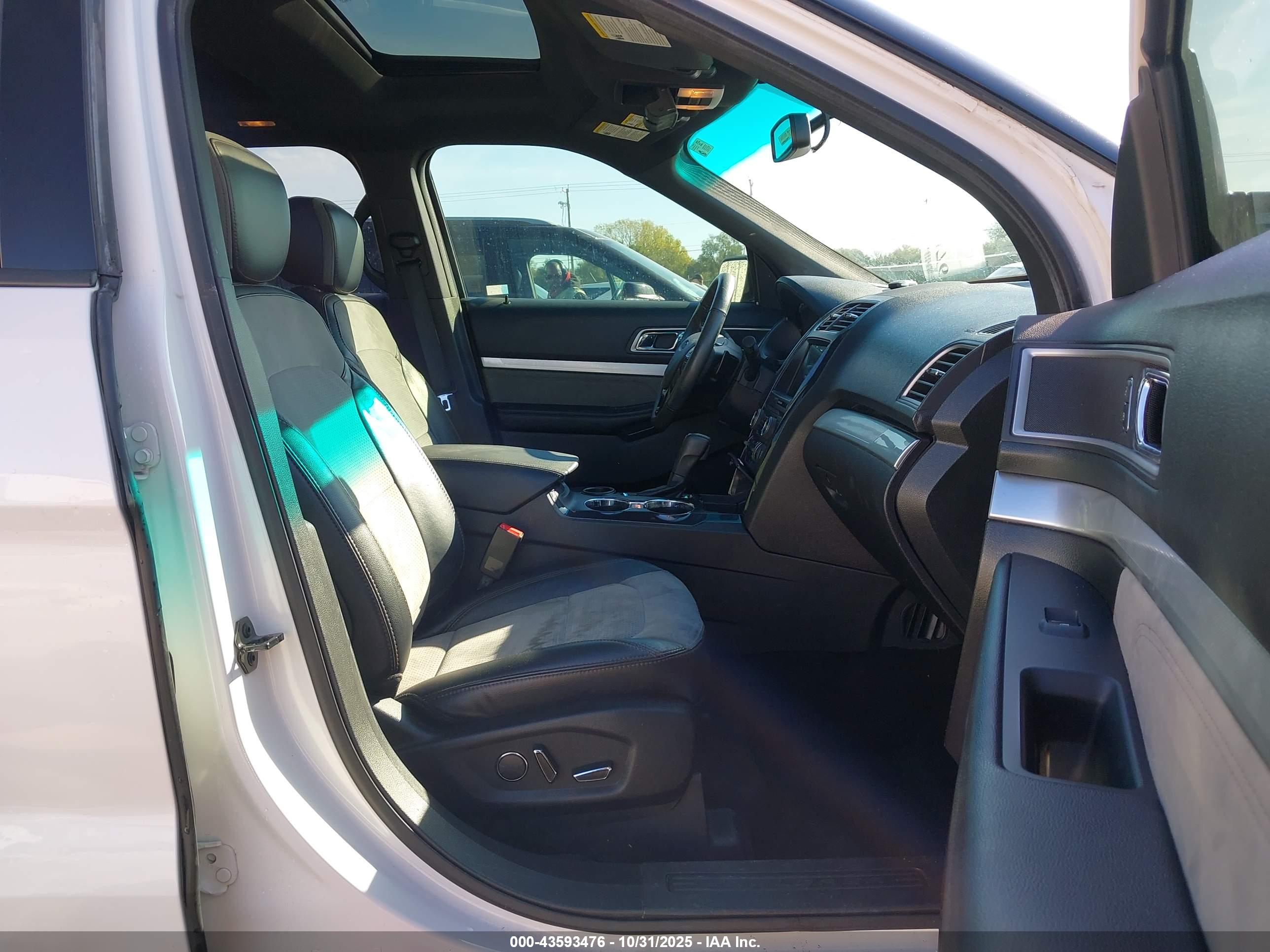 FORD EXPLORER image 5