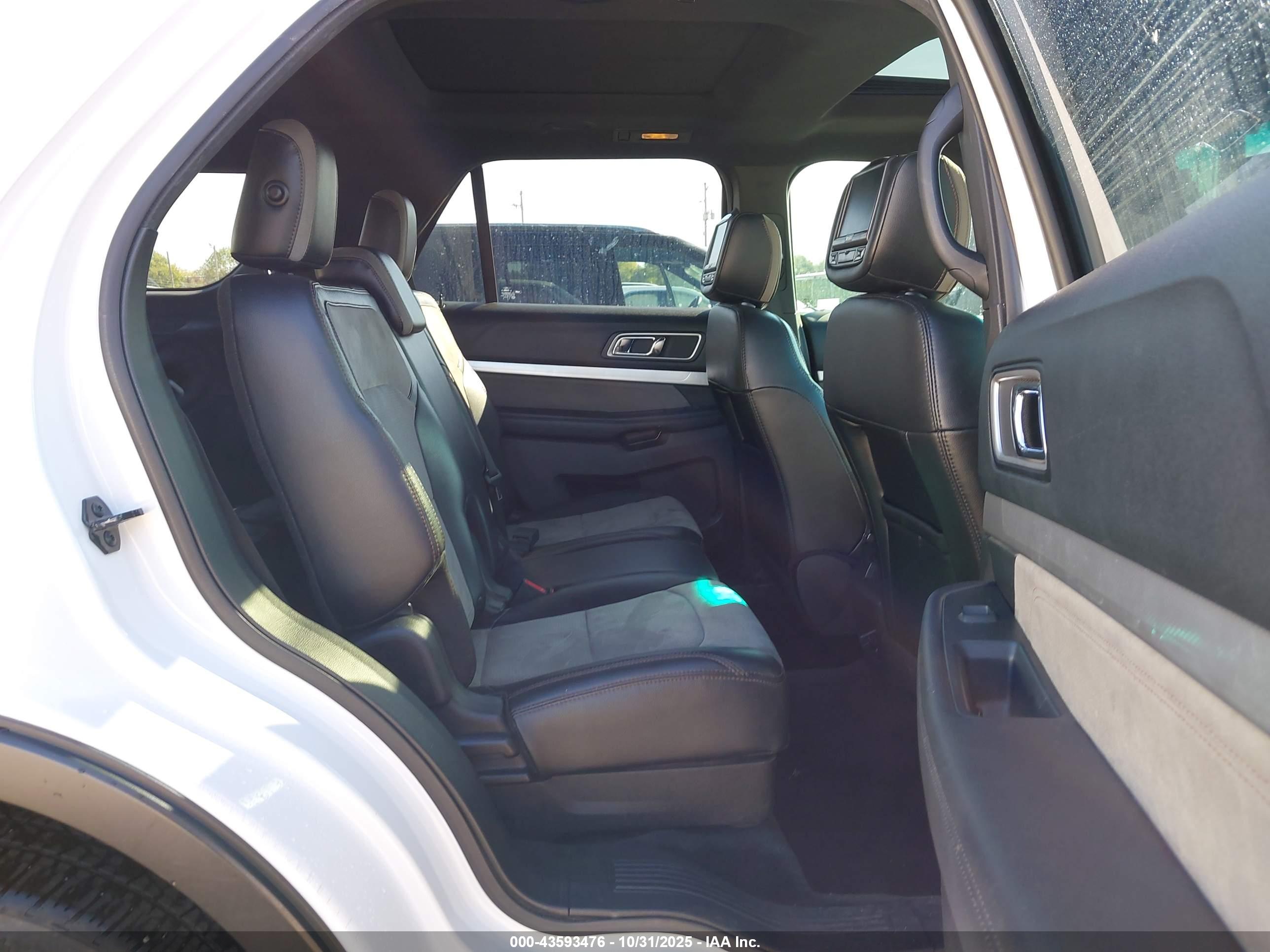 FORD EXPLORER image 8