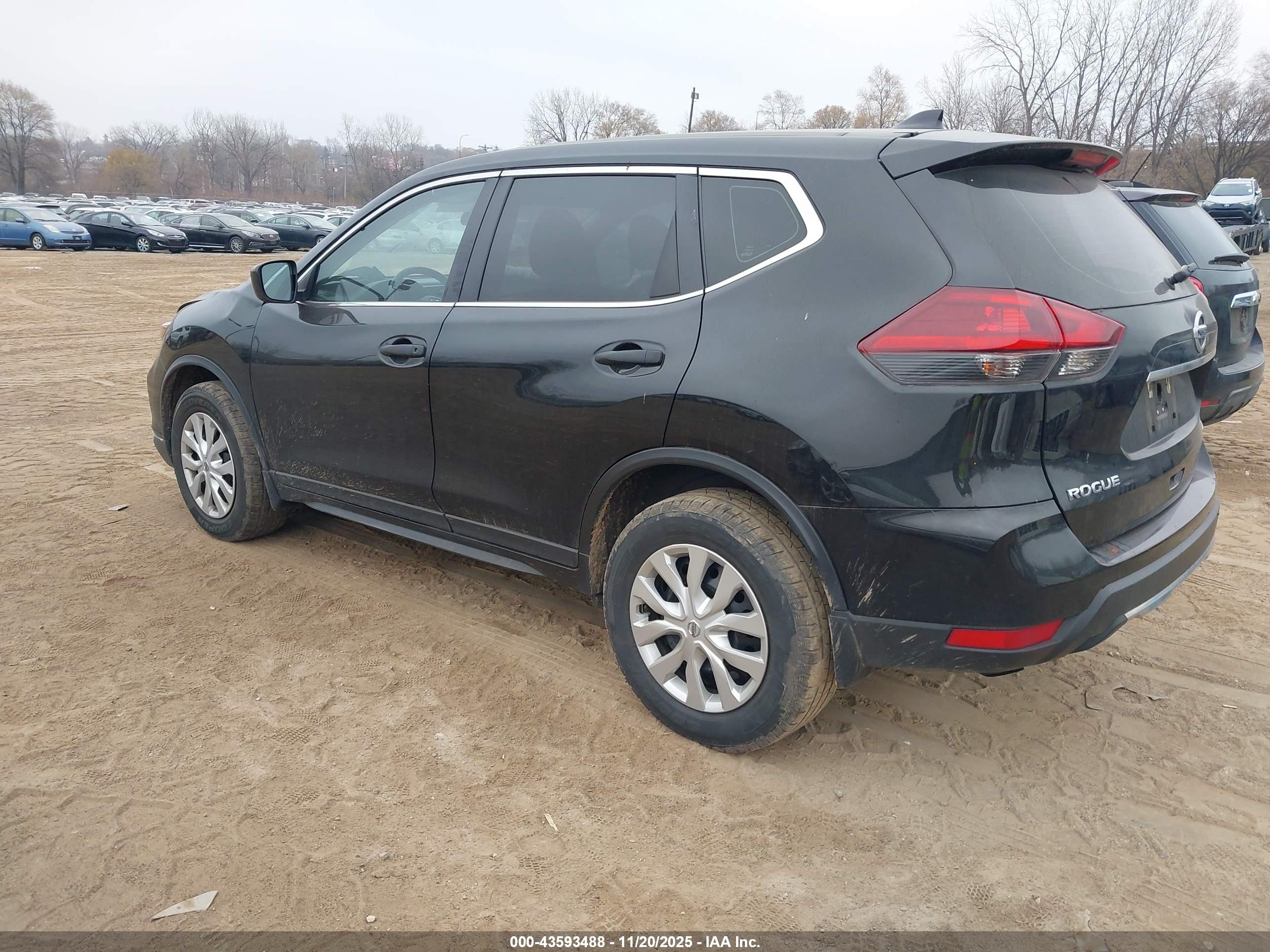 NISSAN ROGUE image 3