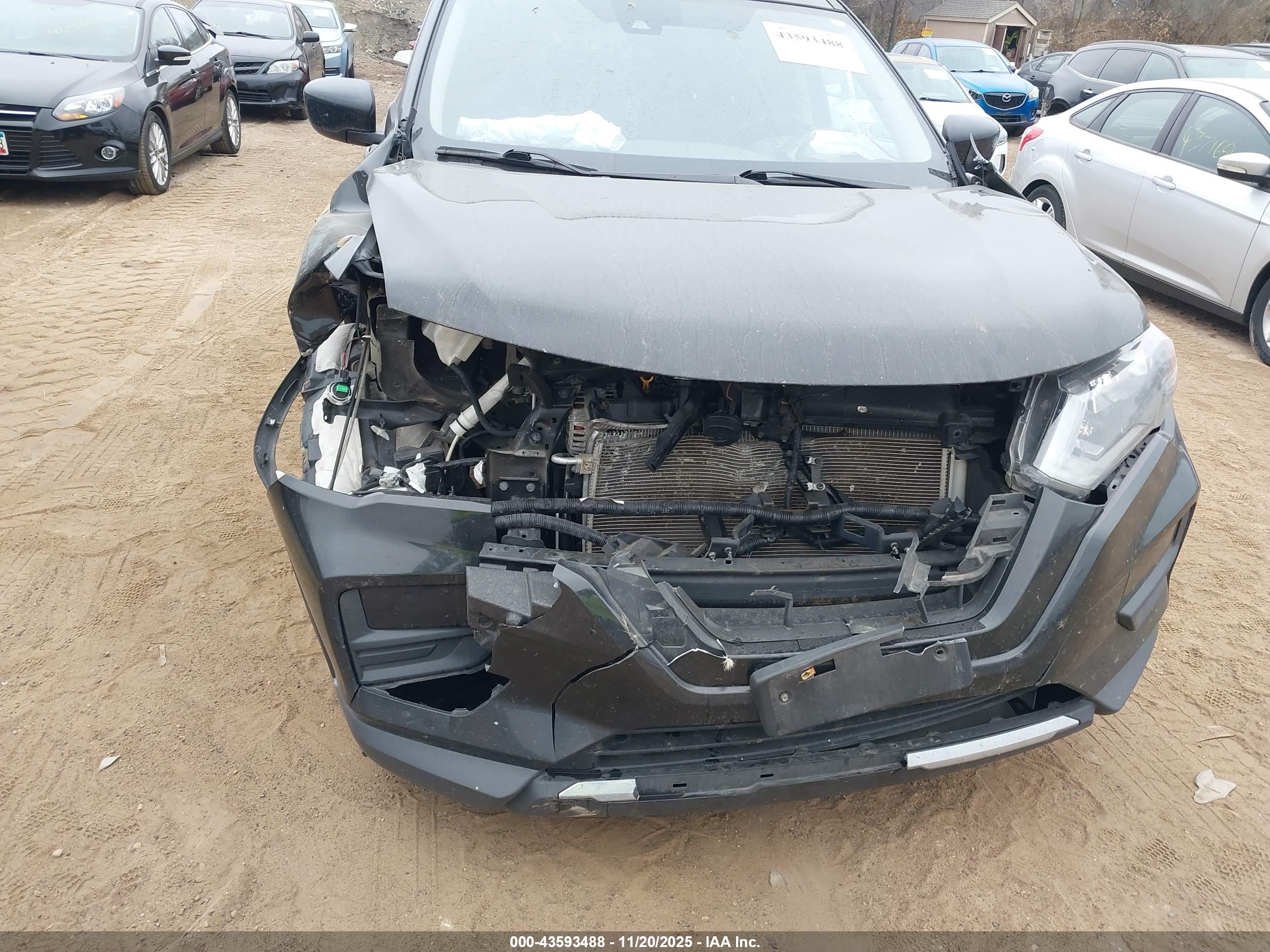 NISSAN ROGUE image 6