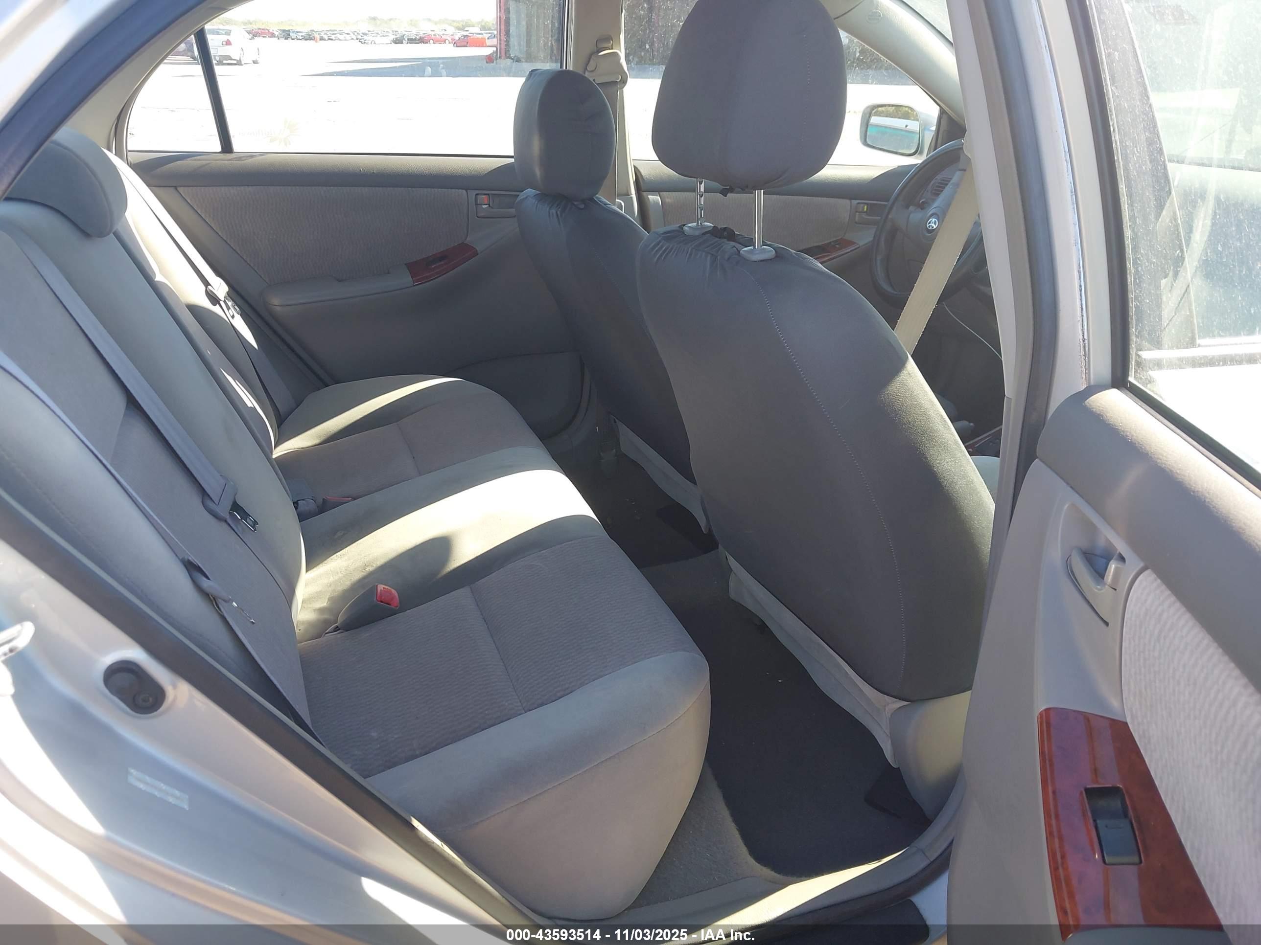 TOYOTA COROLLA image 8