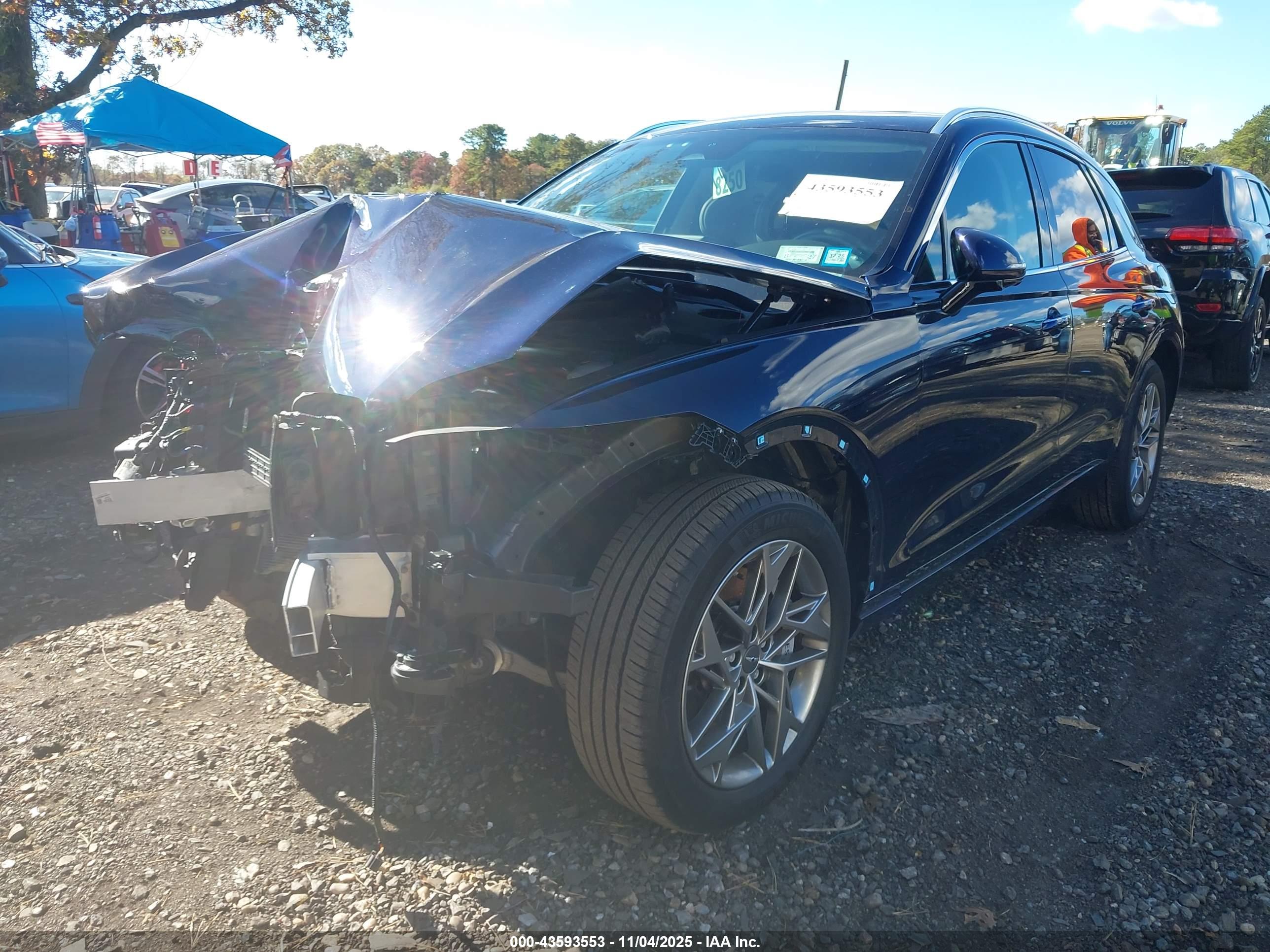 GENESIS GV70 image 2
