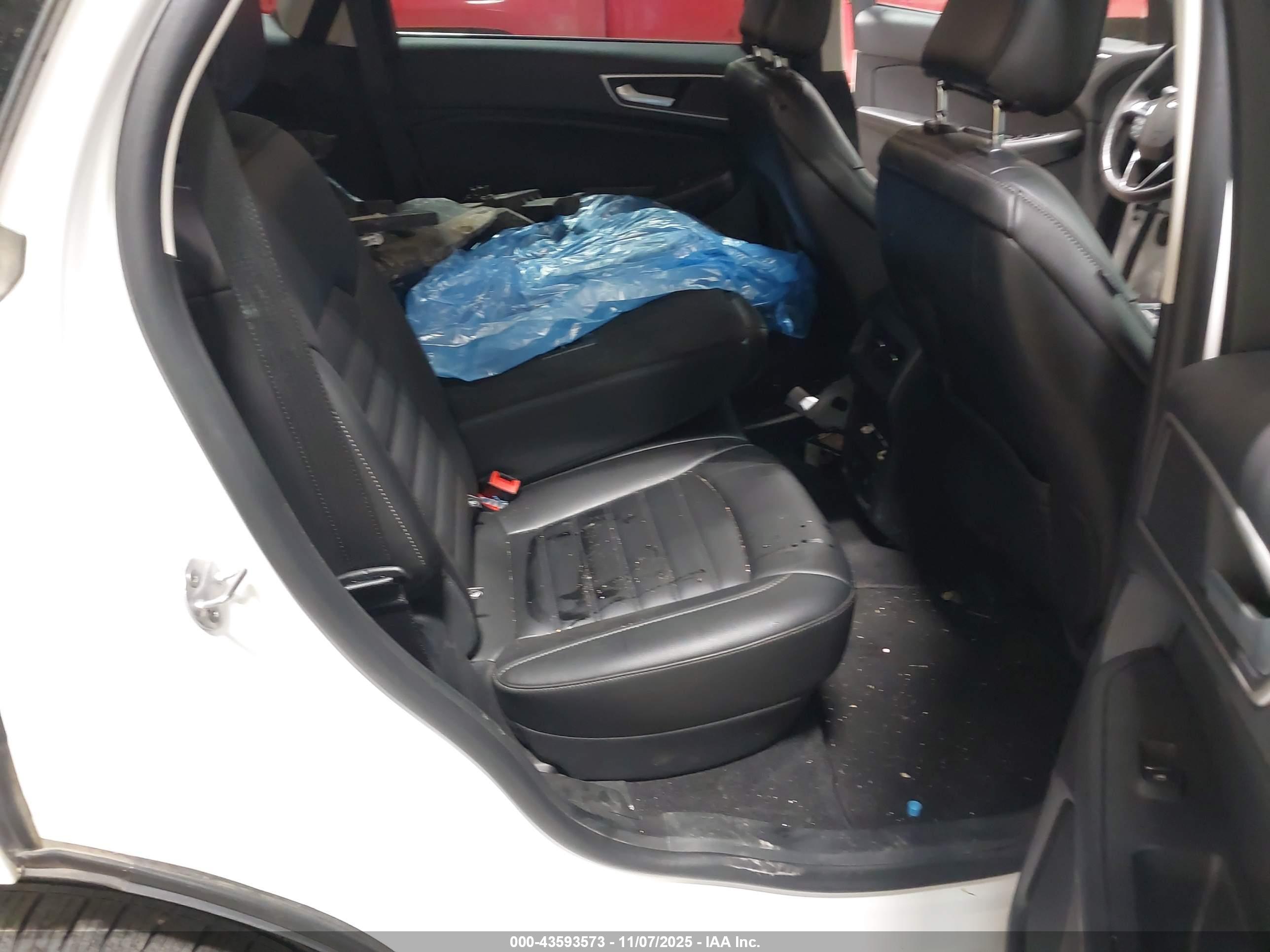 FORD EDGE image 8