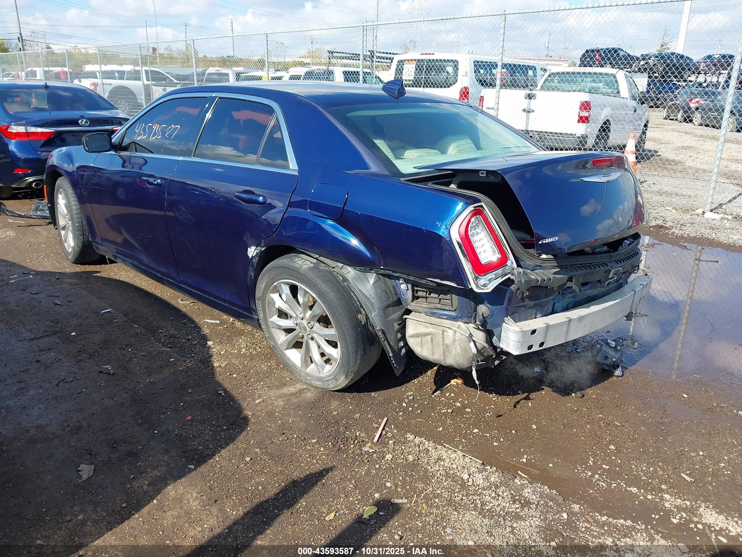 CHRYSLER 300 image 3