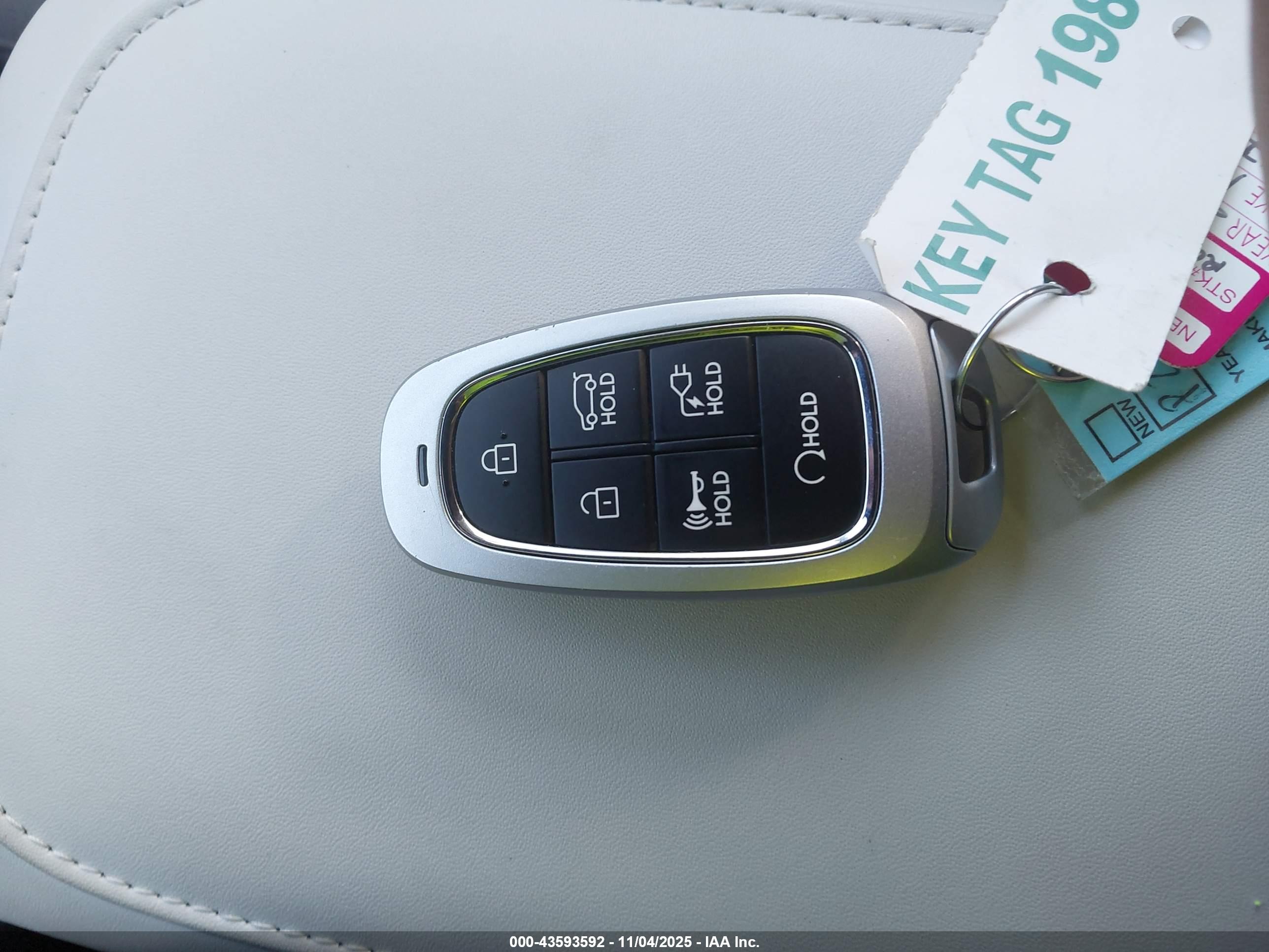 HYUNDAI IONIQ image 11