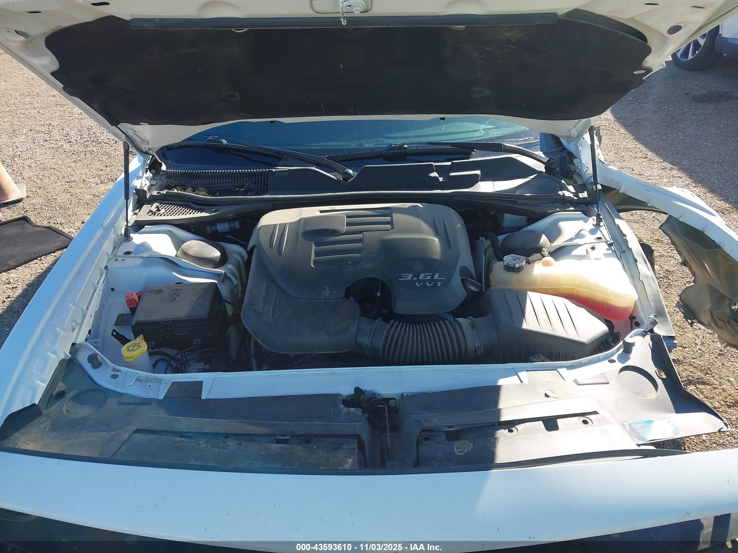 DODGE CHALLENGER image 10