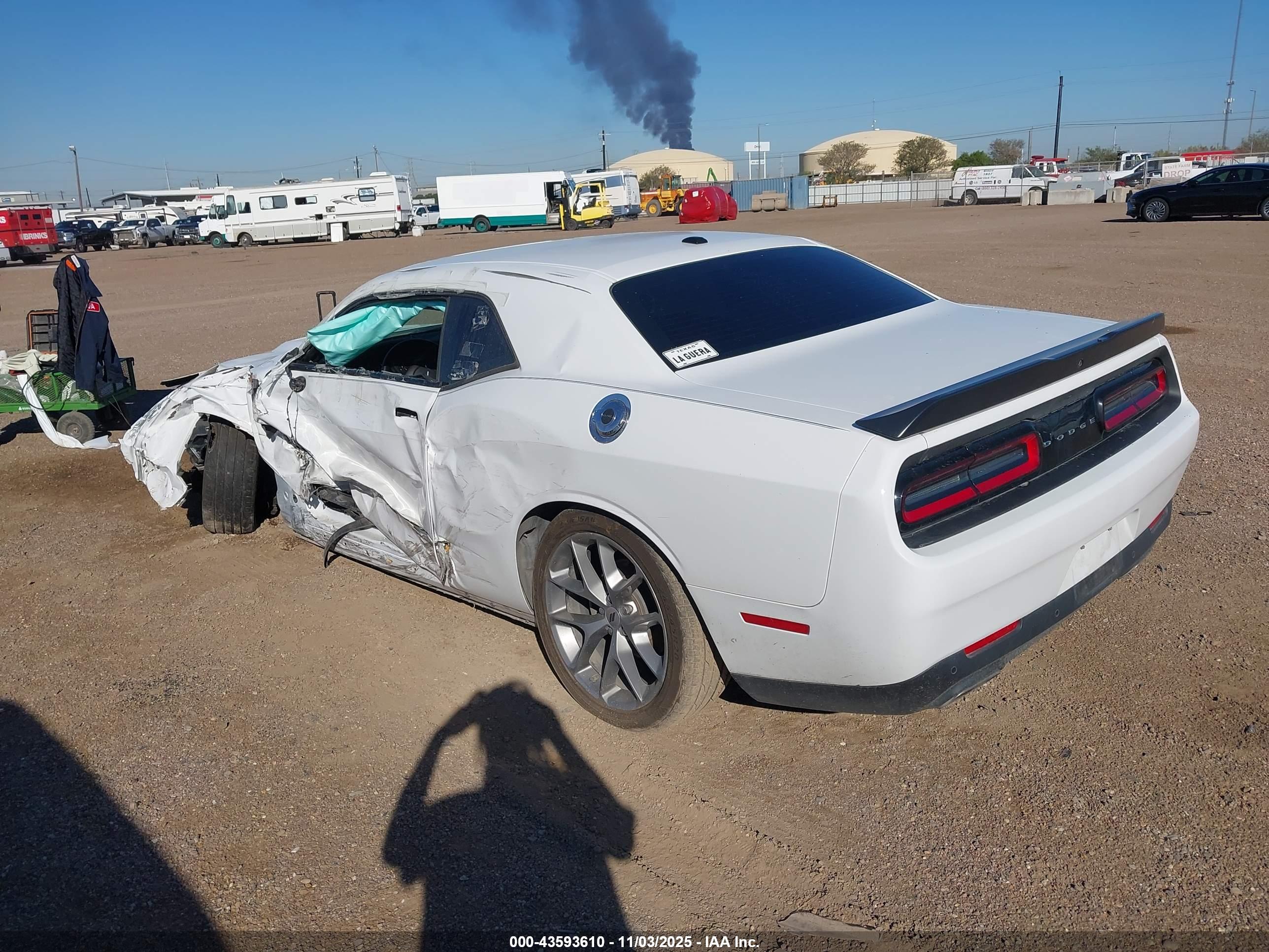 DODGE CHALLENGER image 3