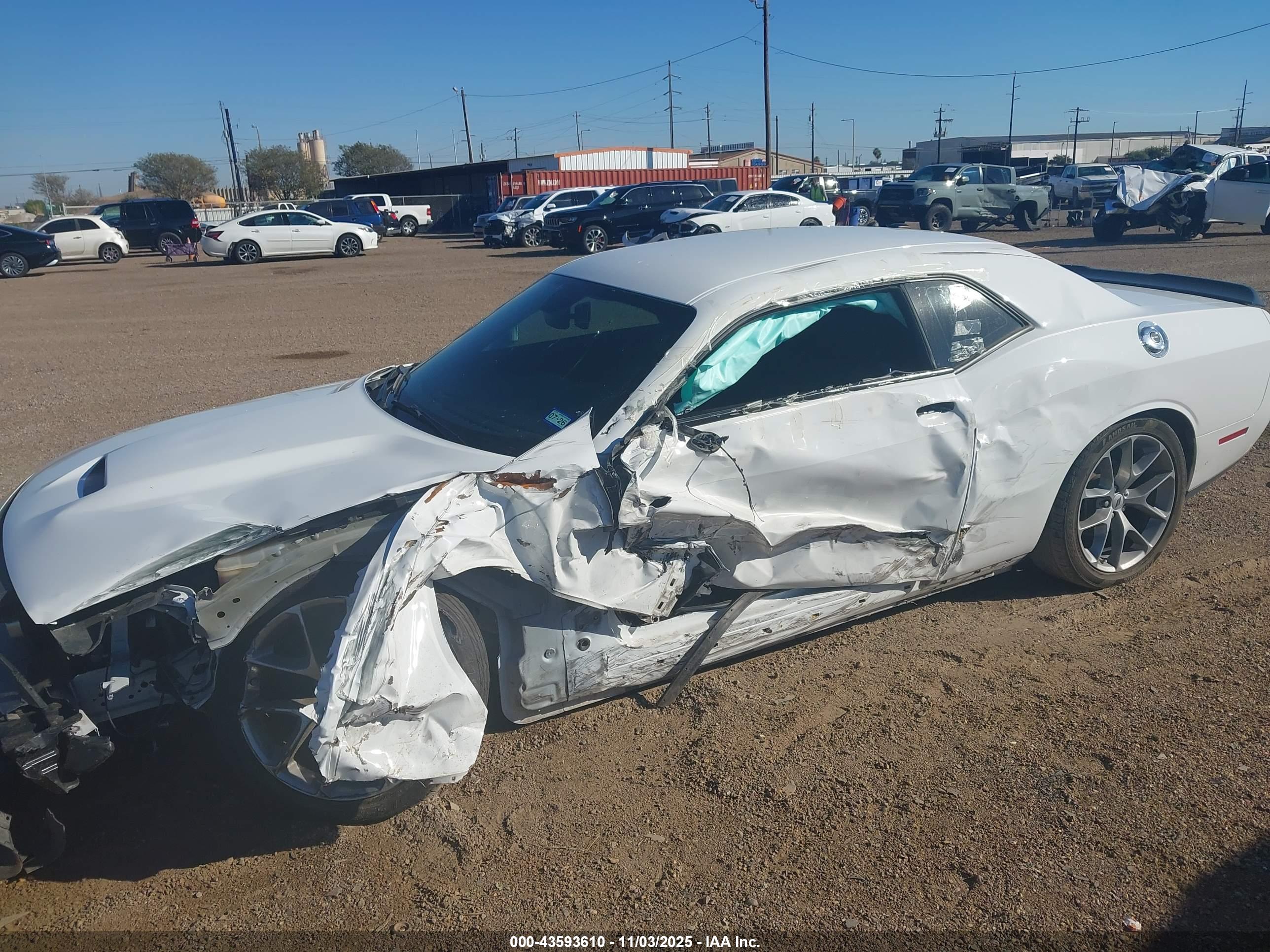 DODGE CHALLENGER image 6