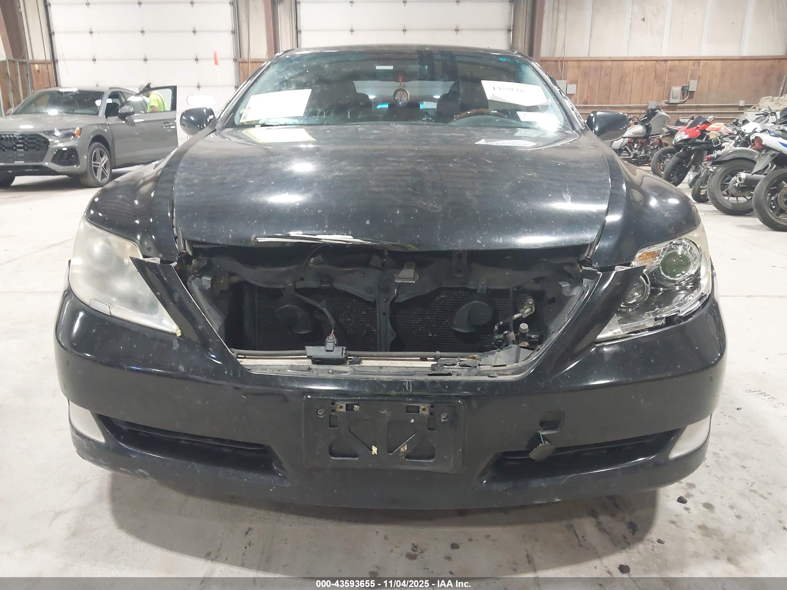 LEXUS LS image 6