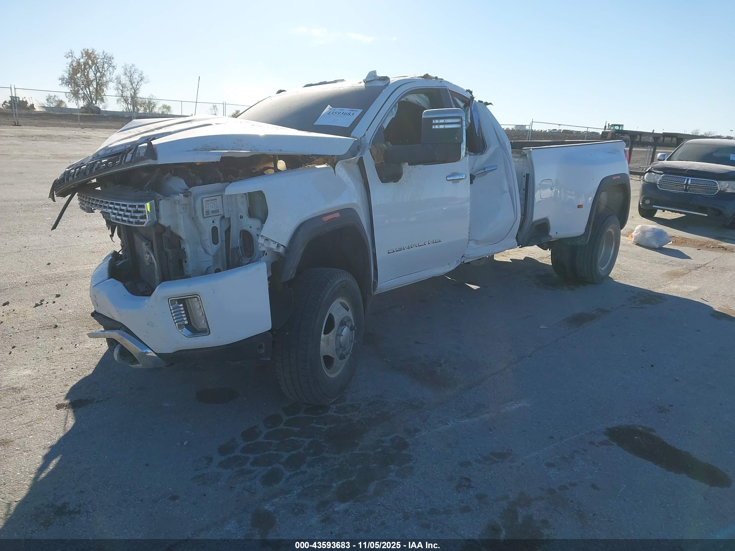 GMC SIERRA image 2