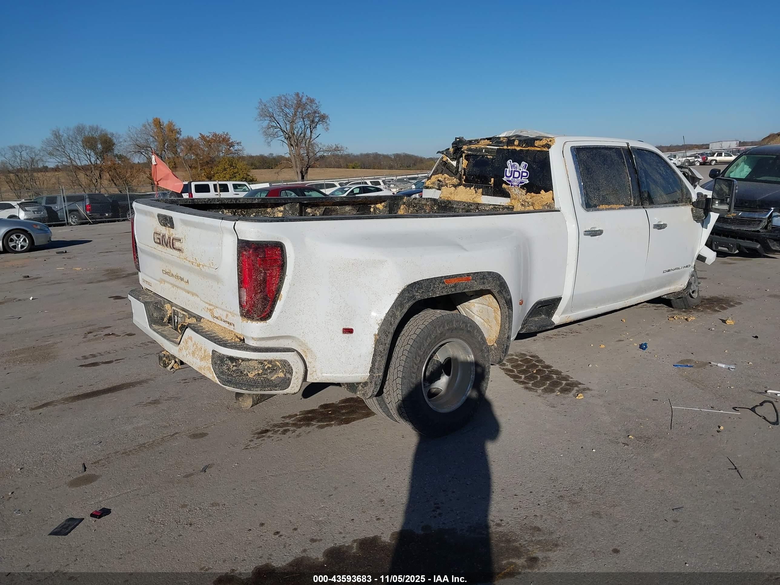 GMC SIERRA image 4