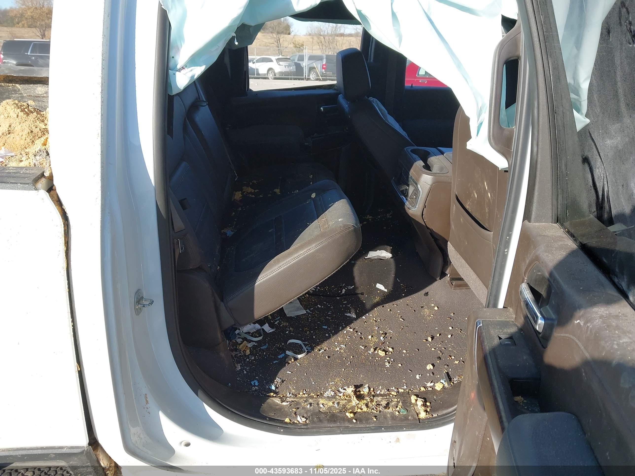 GMC SIERRA image 8