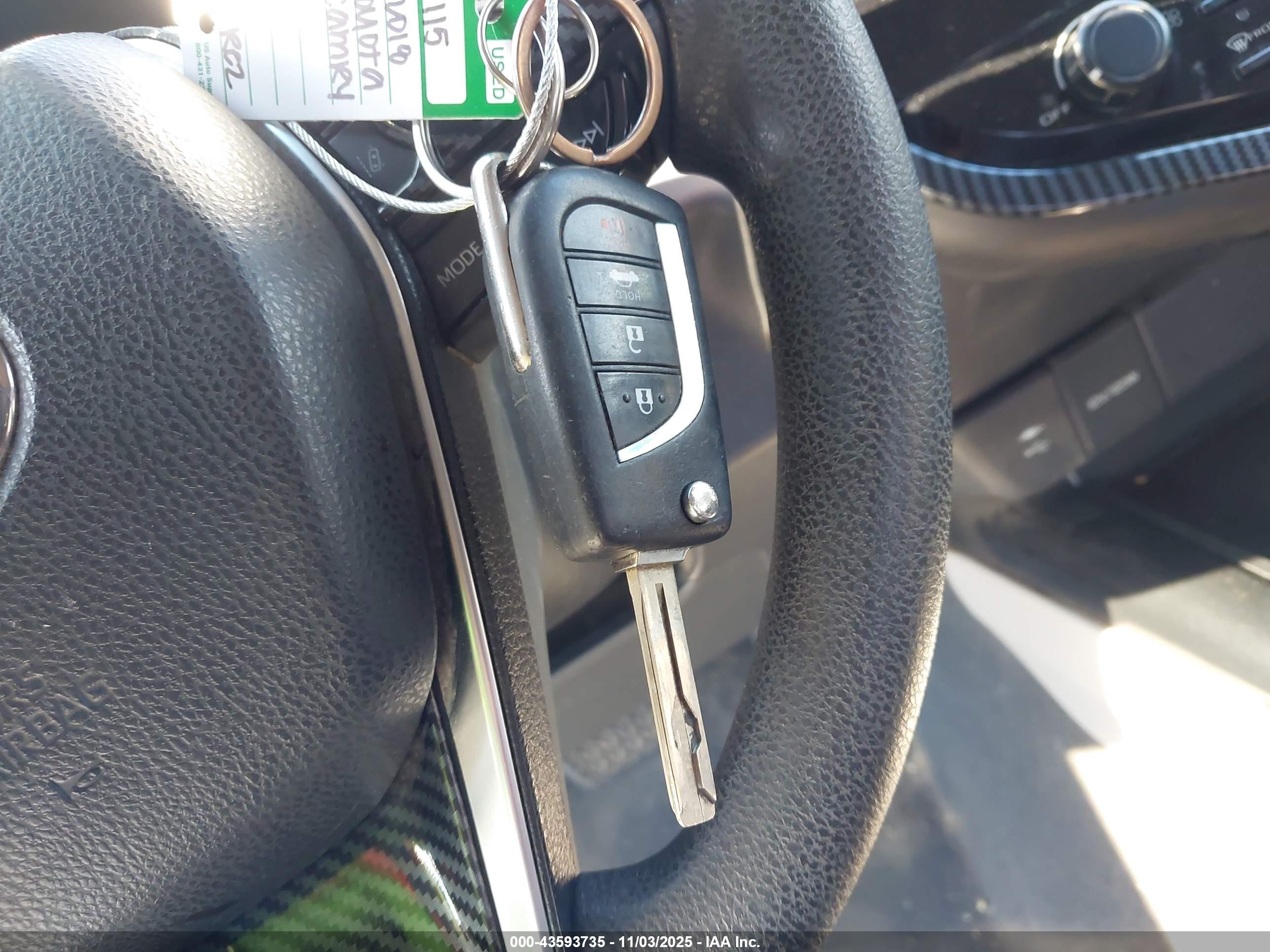 TOYOTA CAMRY image 11