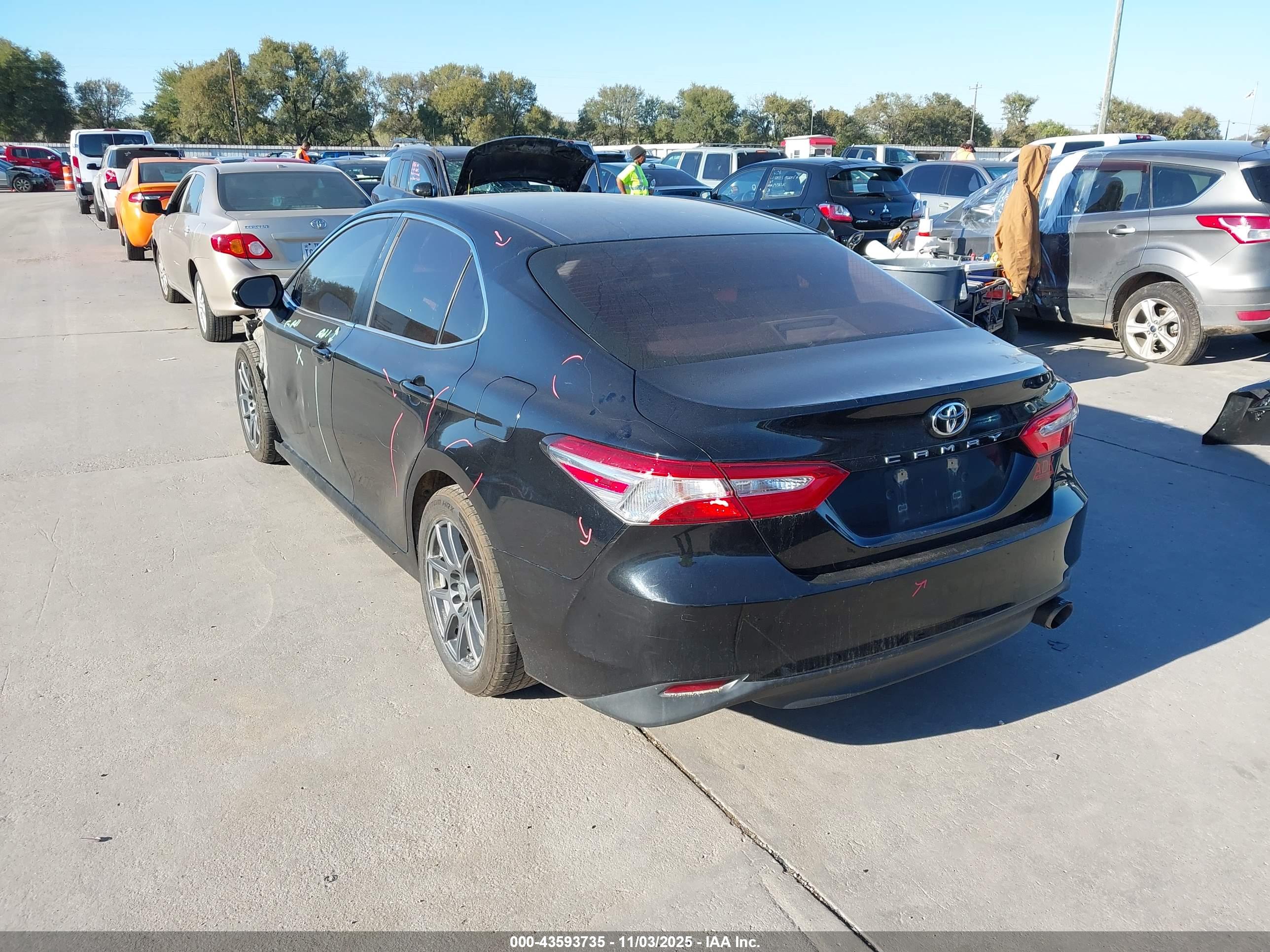 TOYOTA CAMRY image 3
